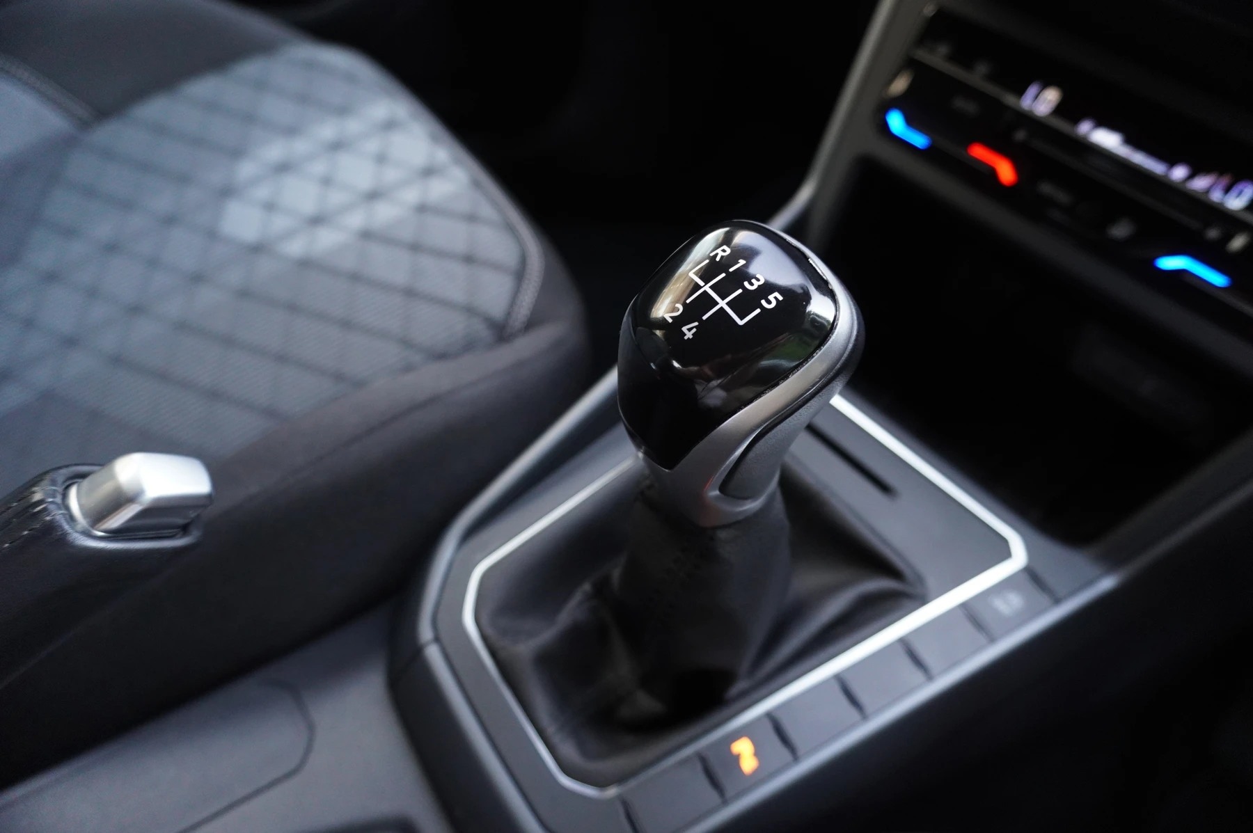 Volkswagen-Polo-image-33