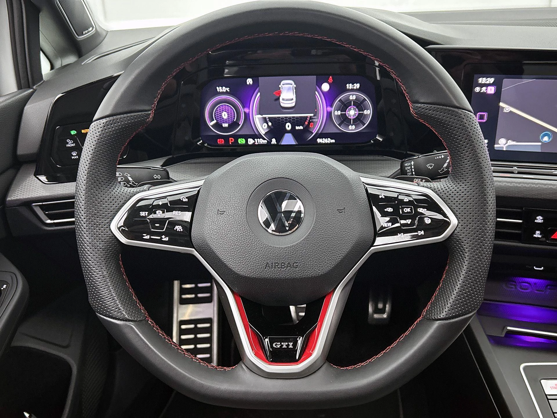 Volkswagen-Golf-image-14