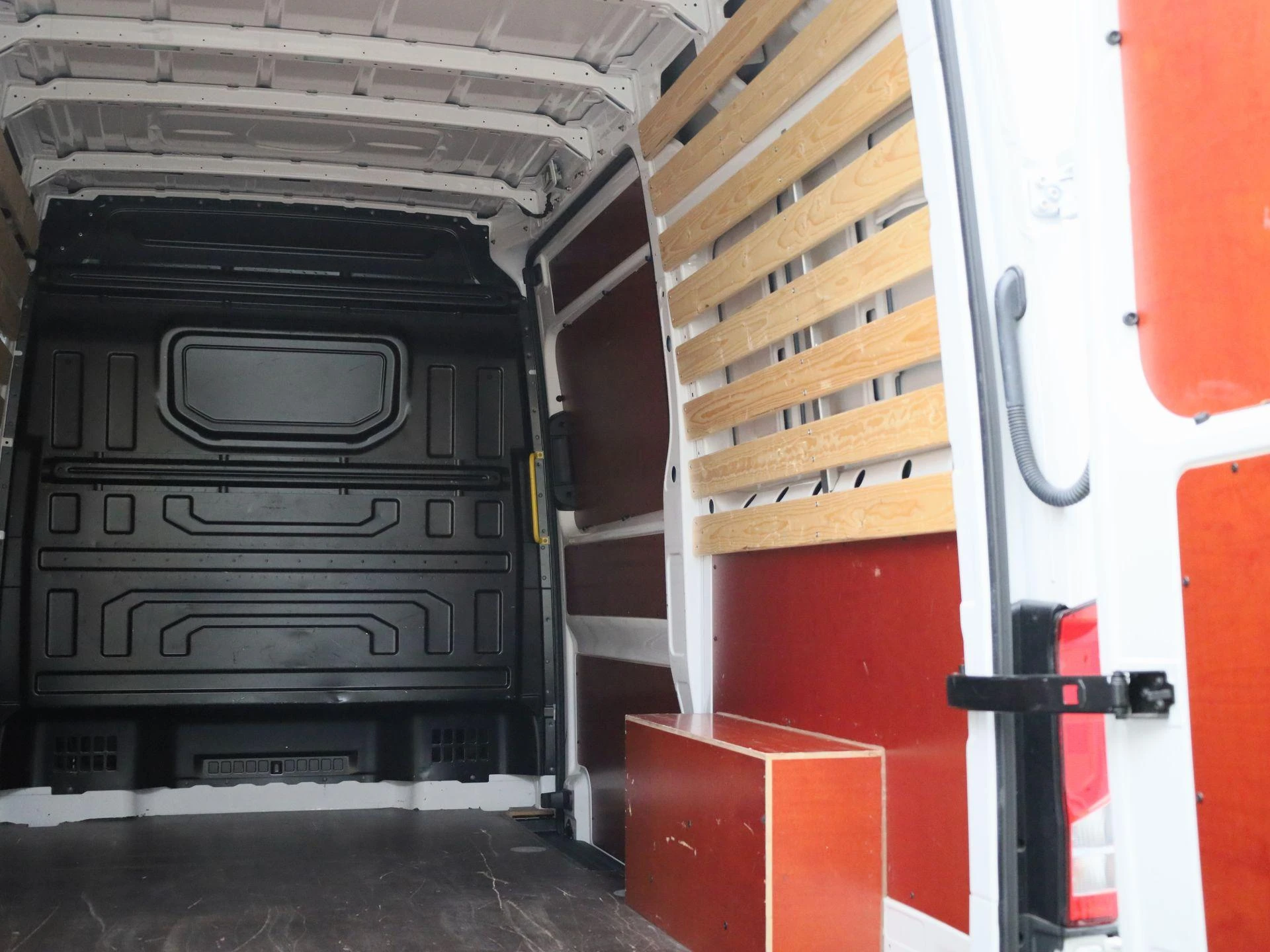Volkswagen-Crafter-image-15