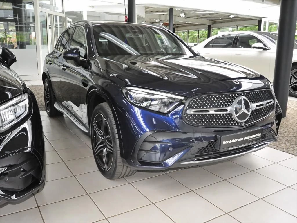 Mercedes-Benz-GLC 300 de-image-4