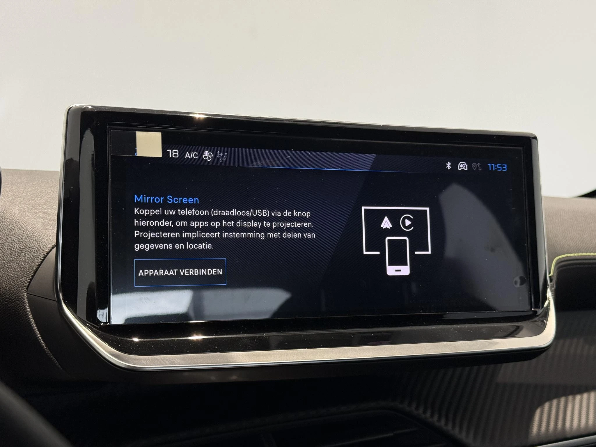 Peugeot-208-image-24