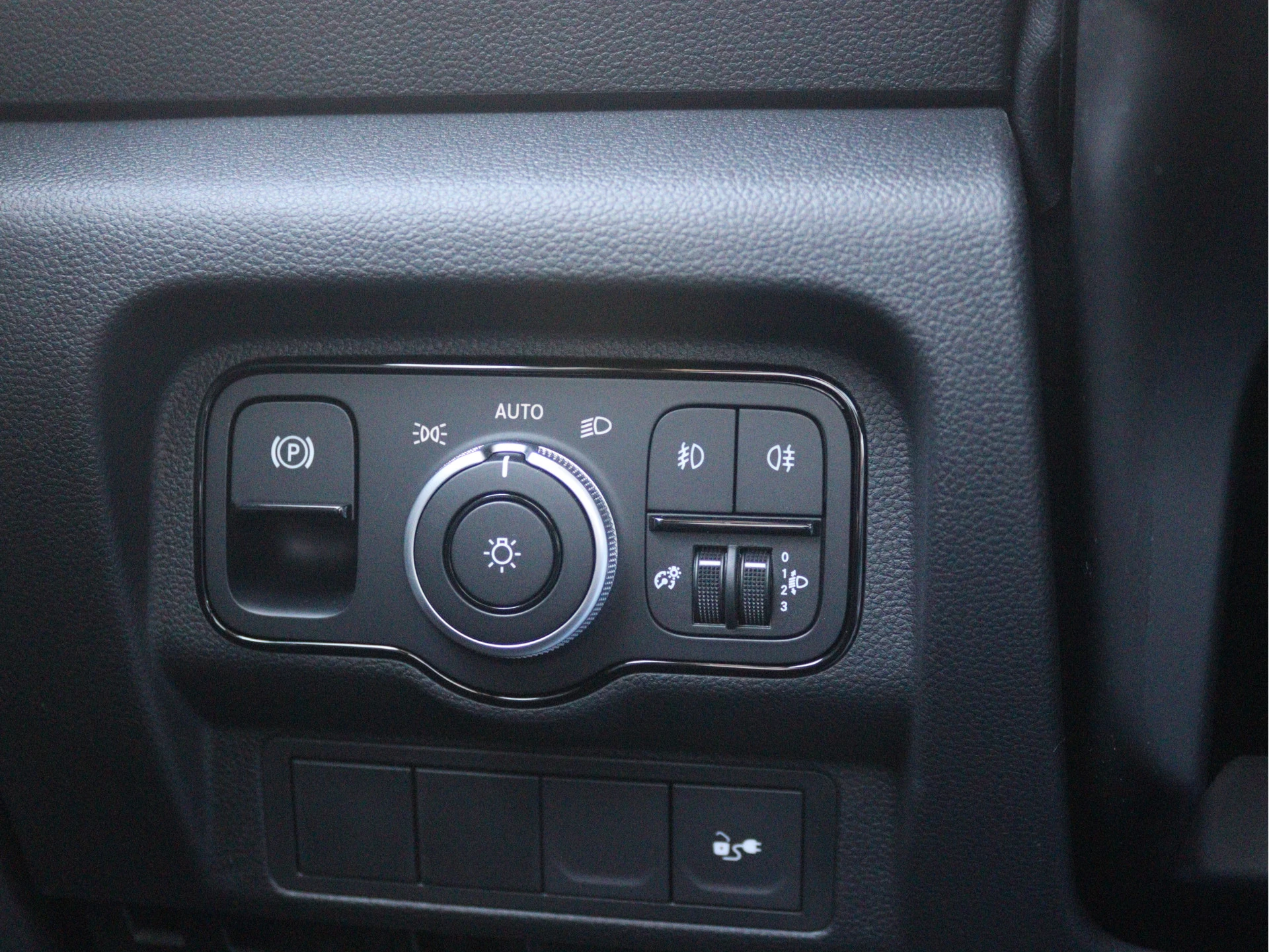 Mercedes-Benz-eCitan-image-11