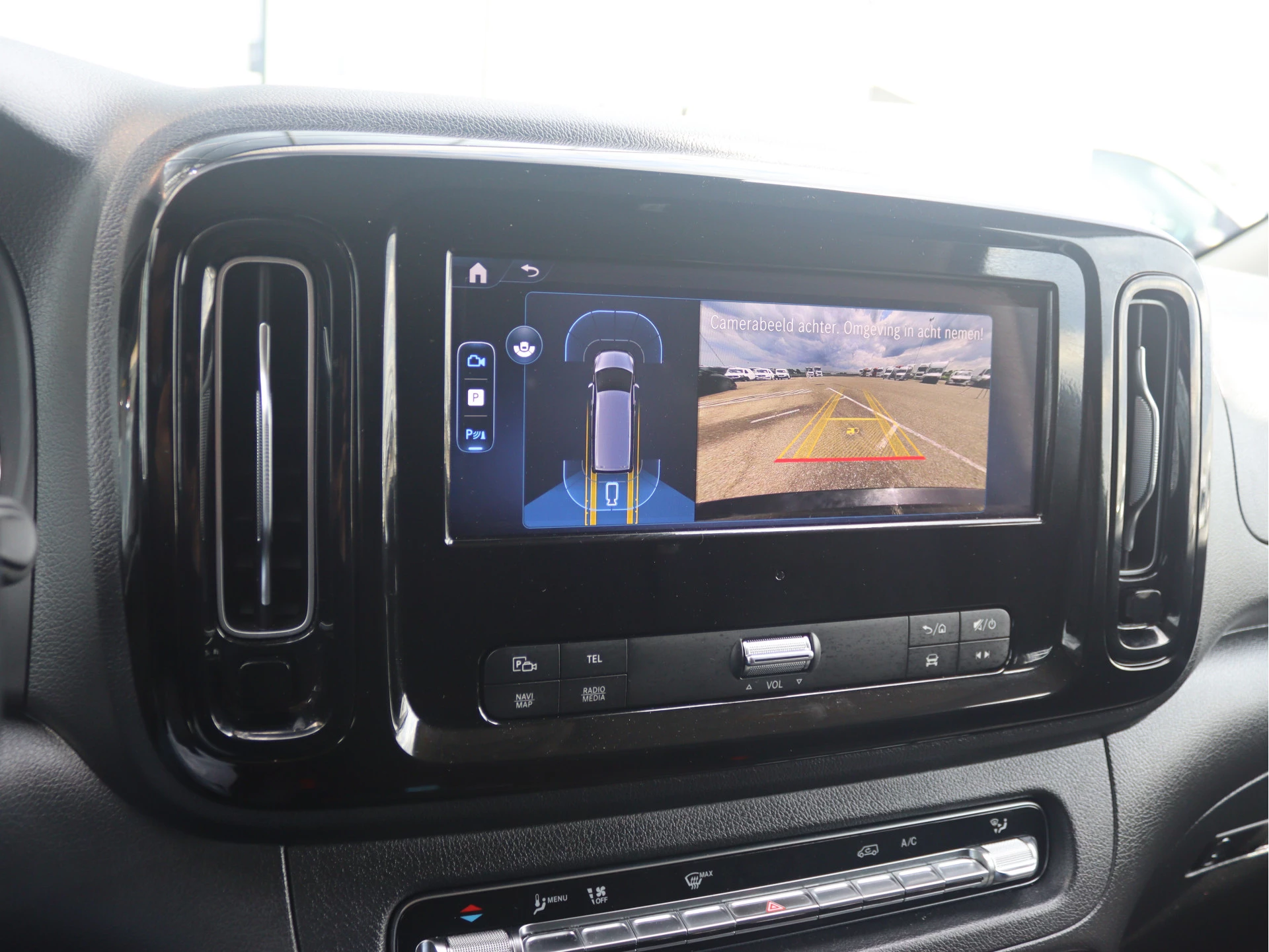 Mercedes-Benz-Vito-image-7