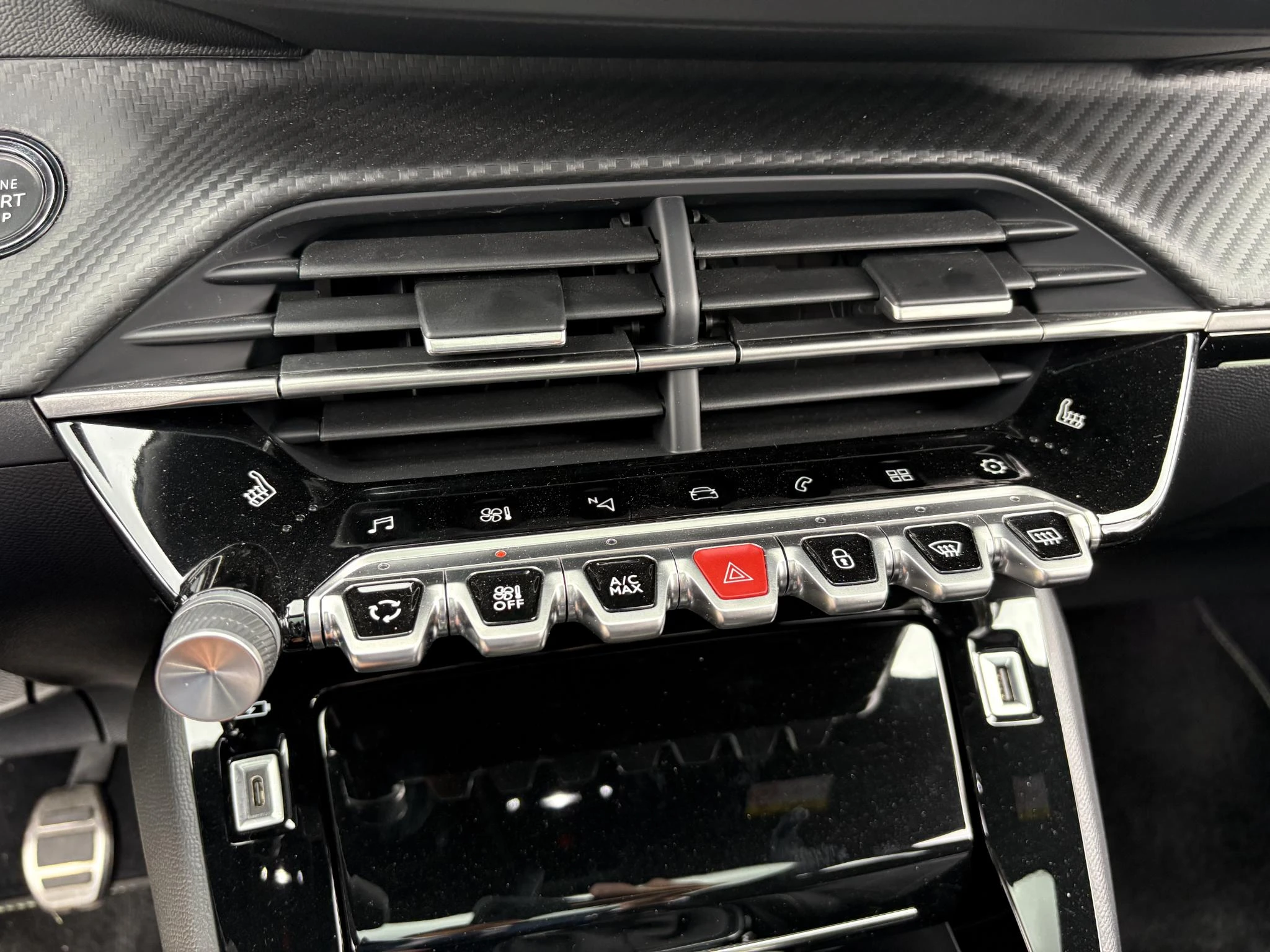 Peugeot-208-image-23