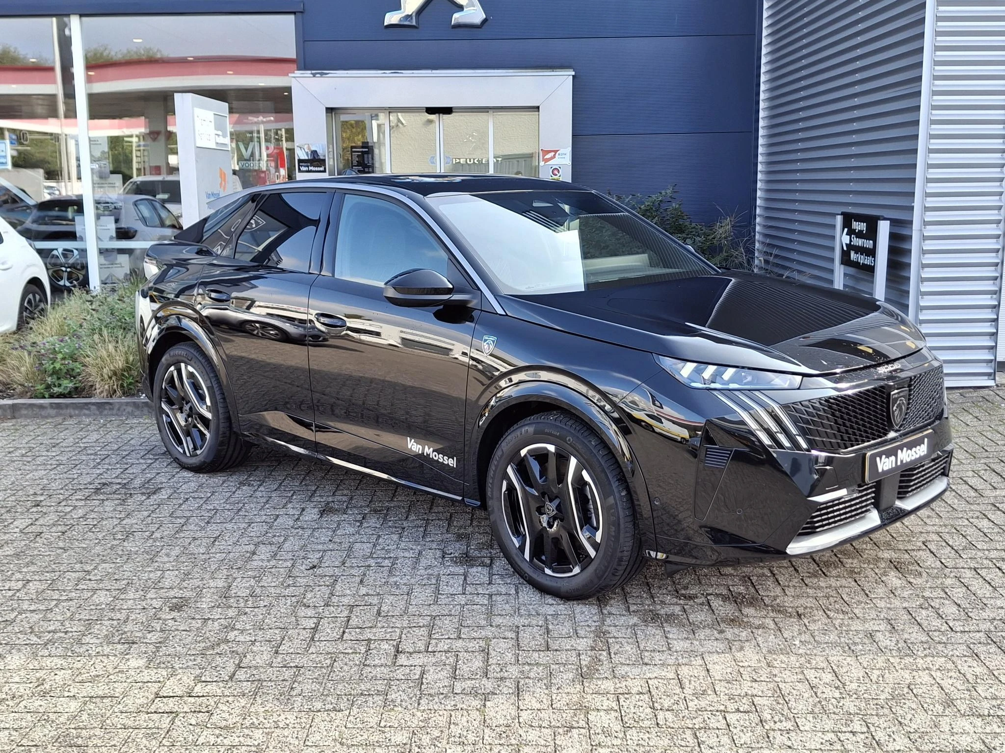 Peugeot-e-3008-image-2