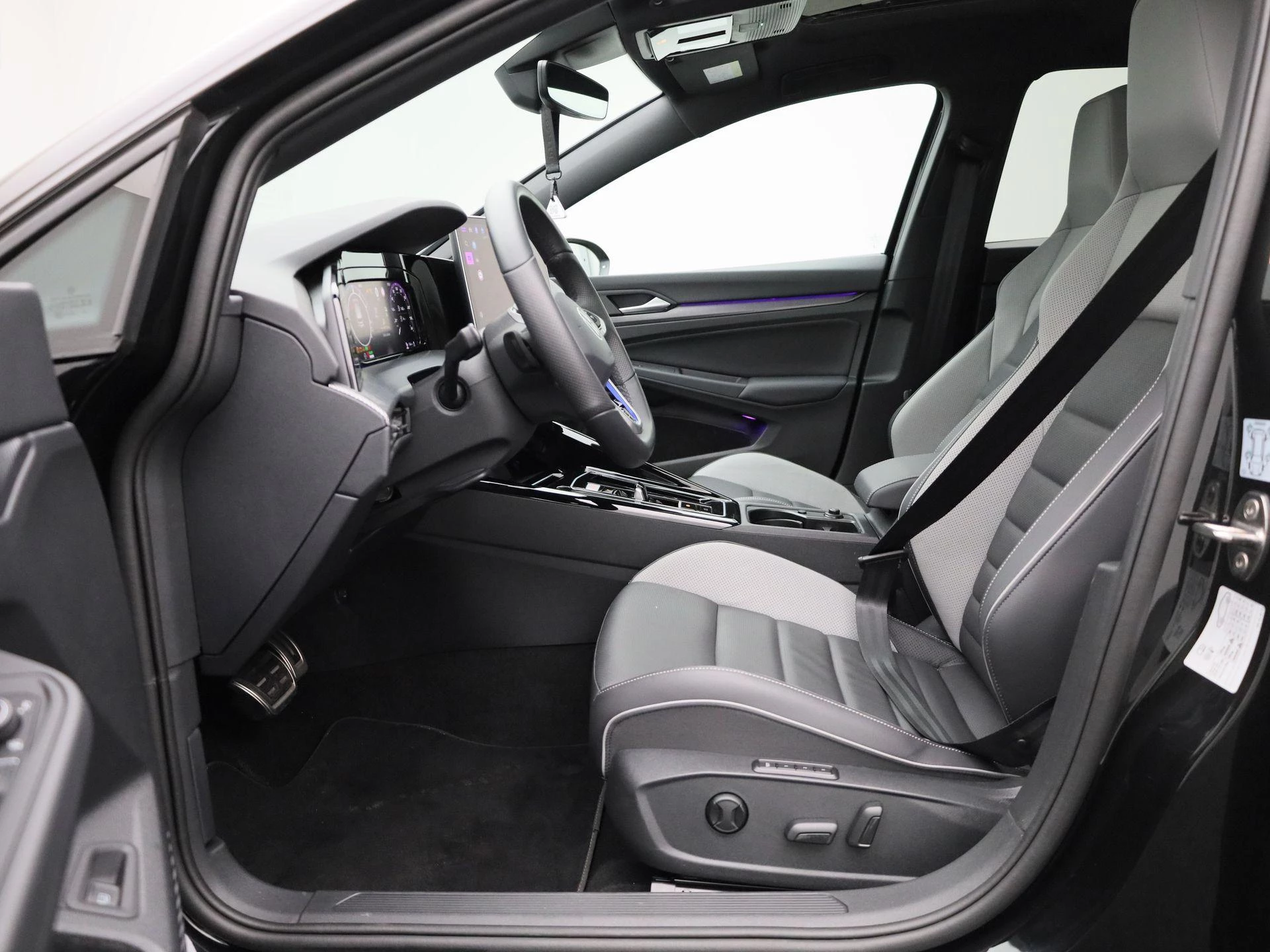 Volkswagen-Golf-image-10