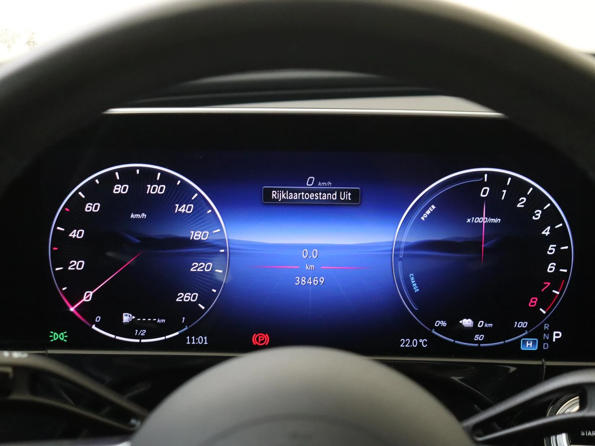 Mercedes-Benz-E-Klasse-image-9
