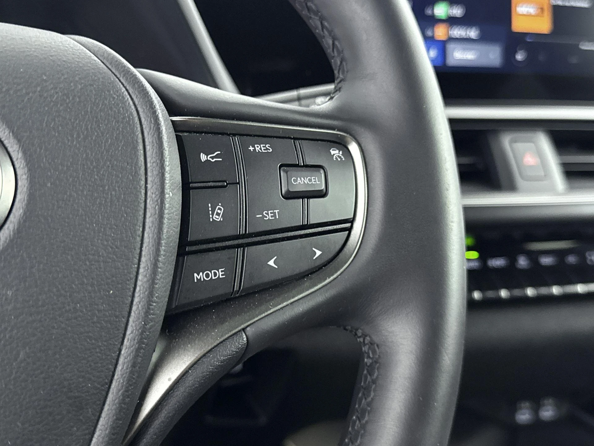 Lexus-UX-image-7