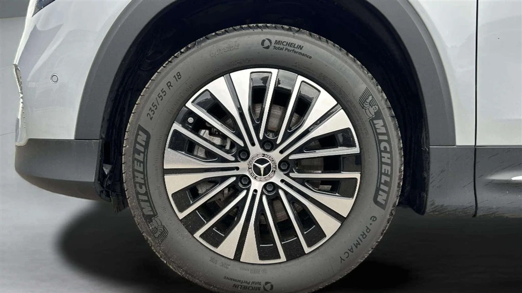 Mercedes-Benz-EQB-image-8