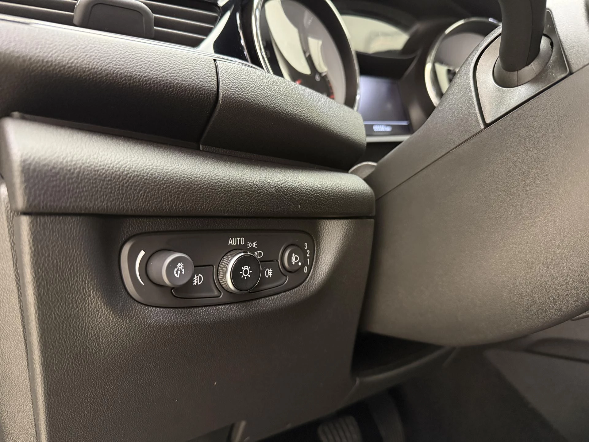 Opel-Insignia-image-24