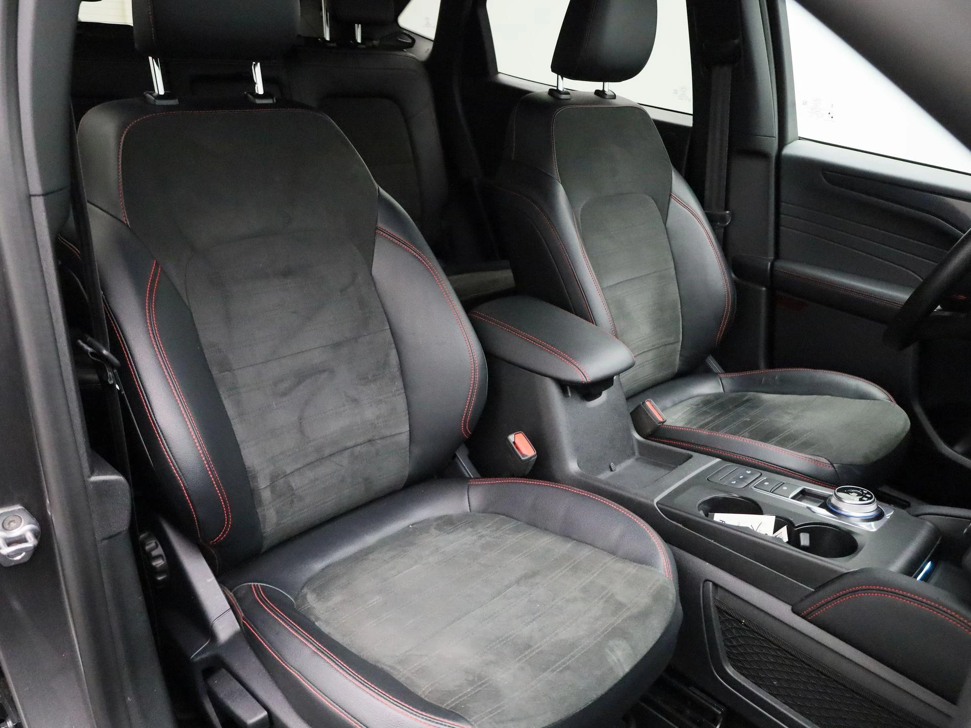 Ford-Kuga-image-40