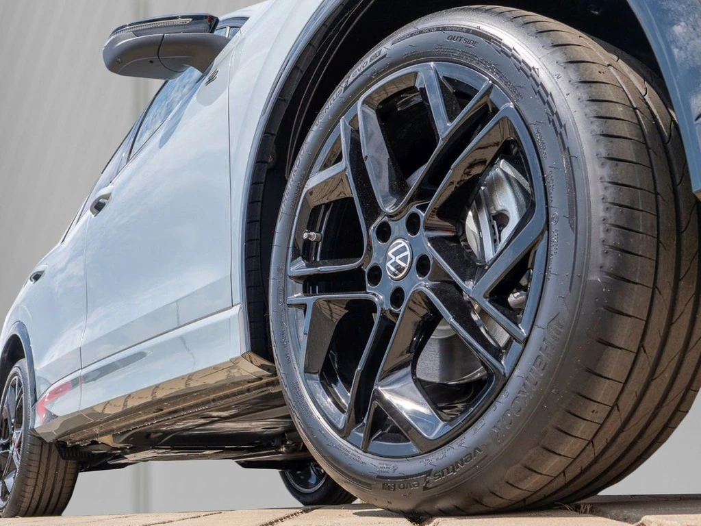 Volkswagen-Tiguan-image-4