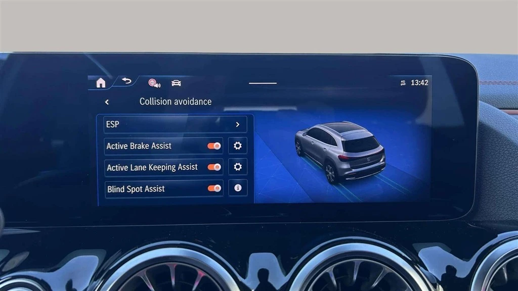 Mercedes-Benz-EQA-image-18