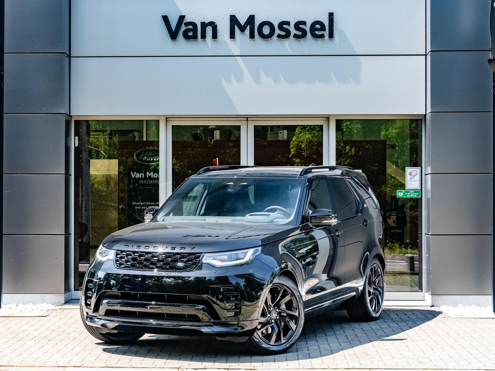 Land Rover-Discovery-image-0