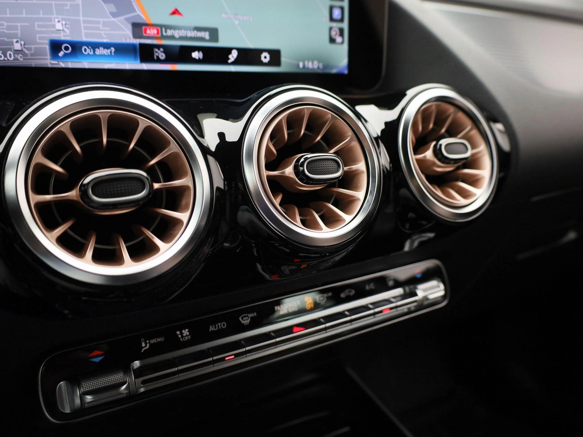 Mercedes-Benz-EQA-image-26