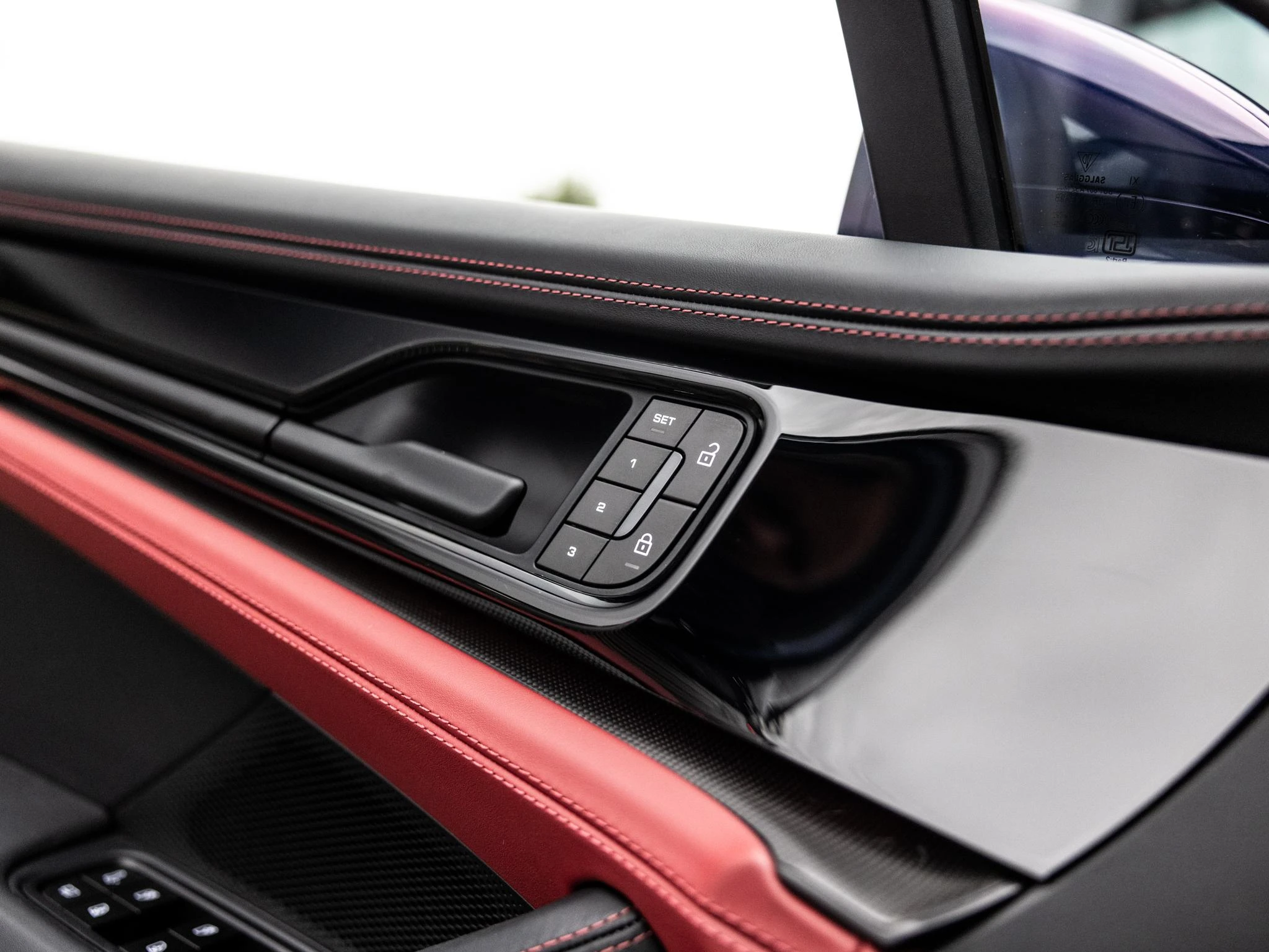 Porsche-Panamera-image-33