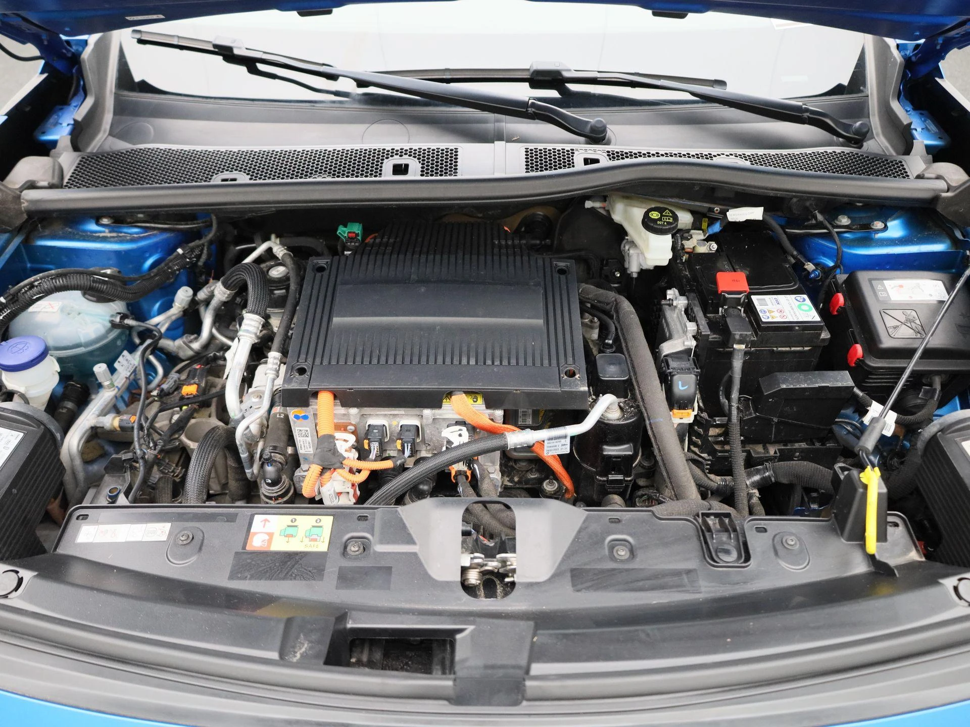 Peugeot-e-2008-image-36
