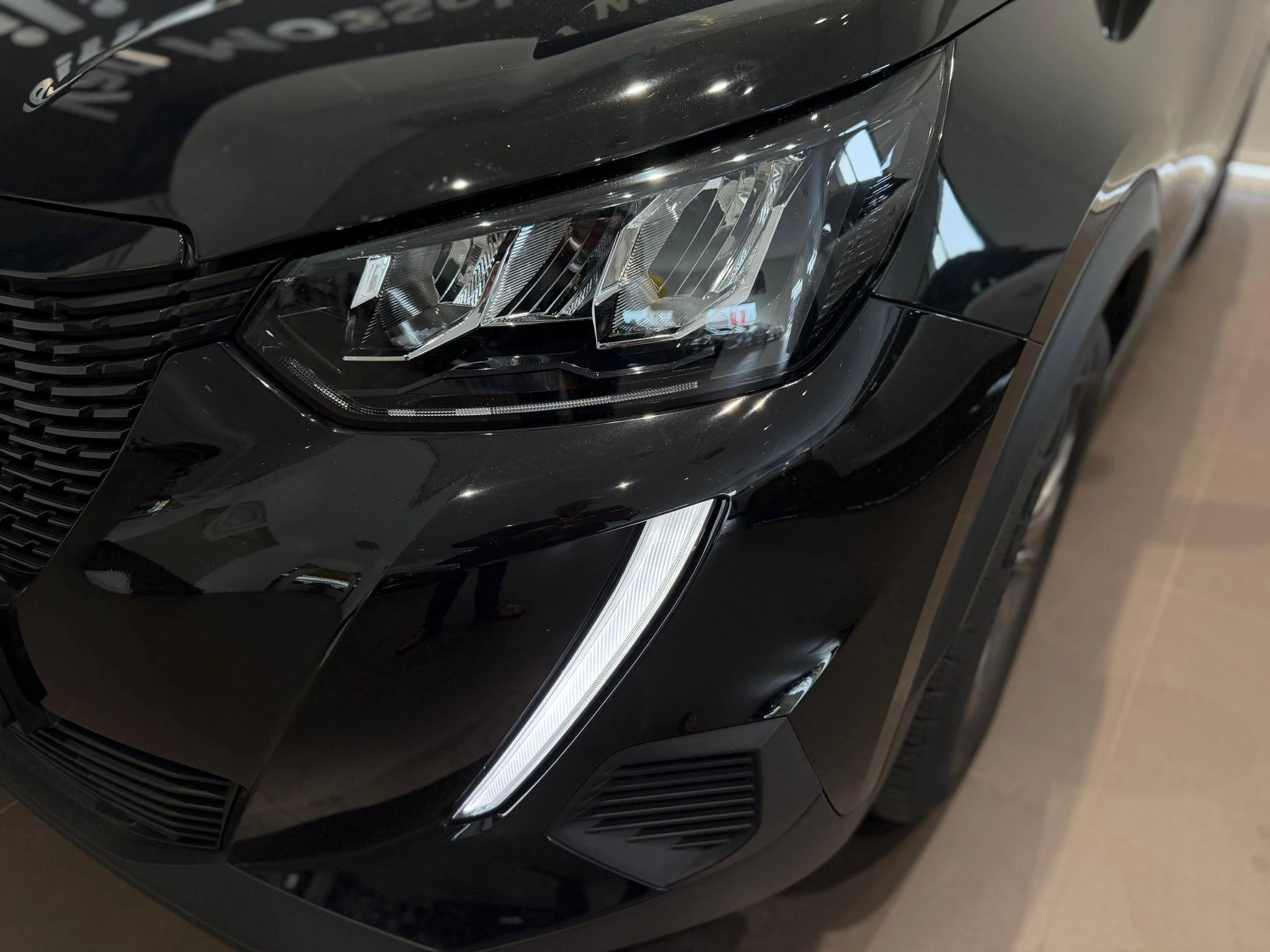 Peugeot-2008-image-2