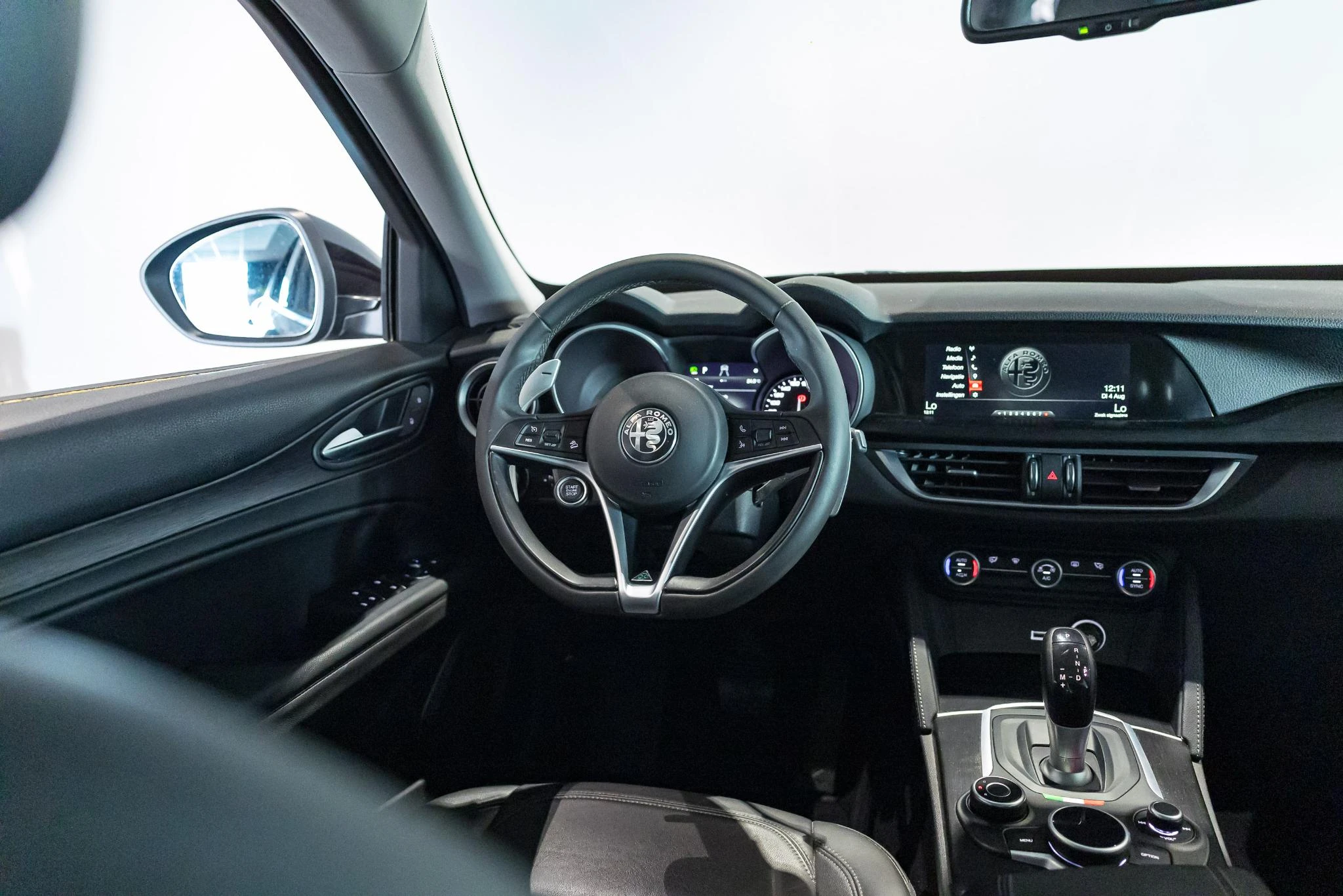 Alfa Romeo-Stelvio-image-18