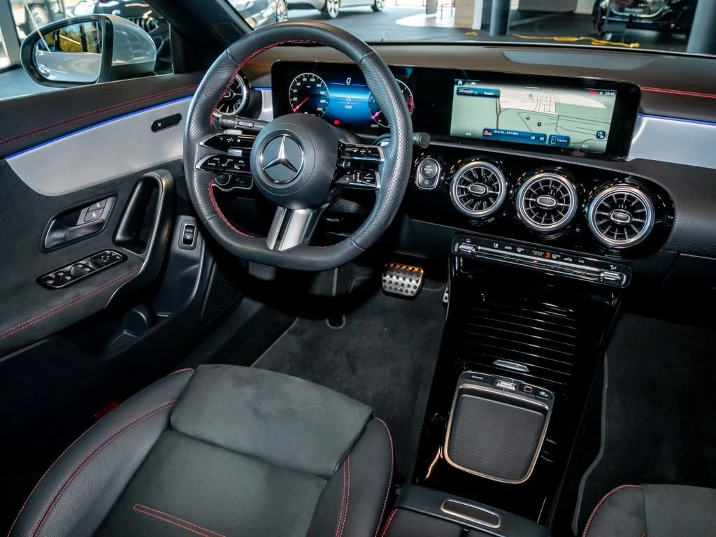 Mercedes-Benz-CLA 200 d-image-9