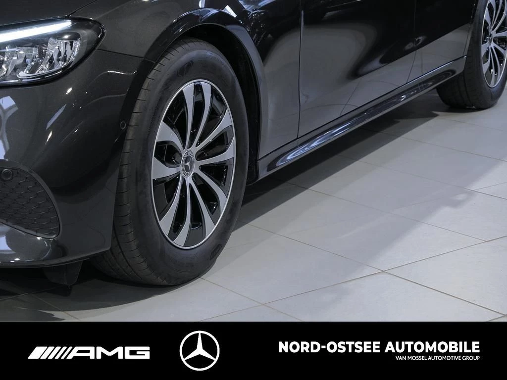 Mercedes-Benz E-Klasse 220 d AVANTGARDE LED DISTRO AHK KAMERA AMBIE AVANTGARDE