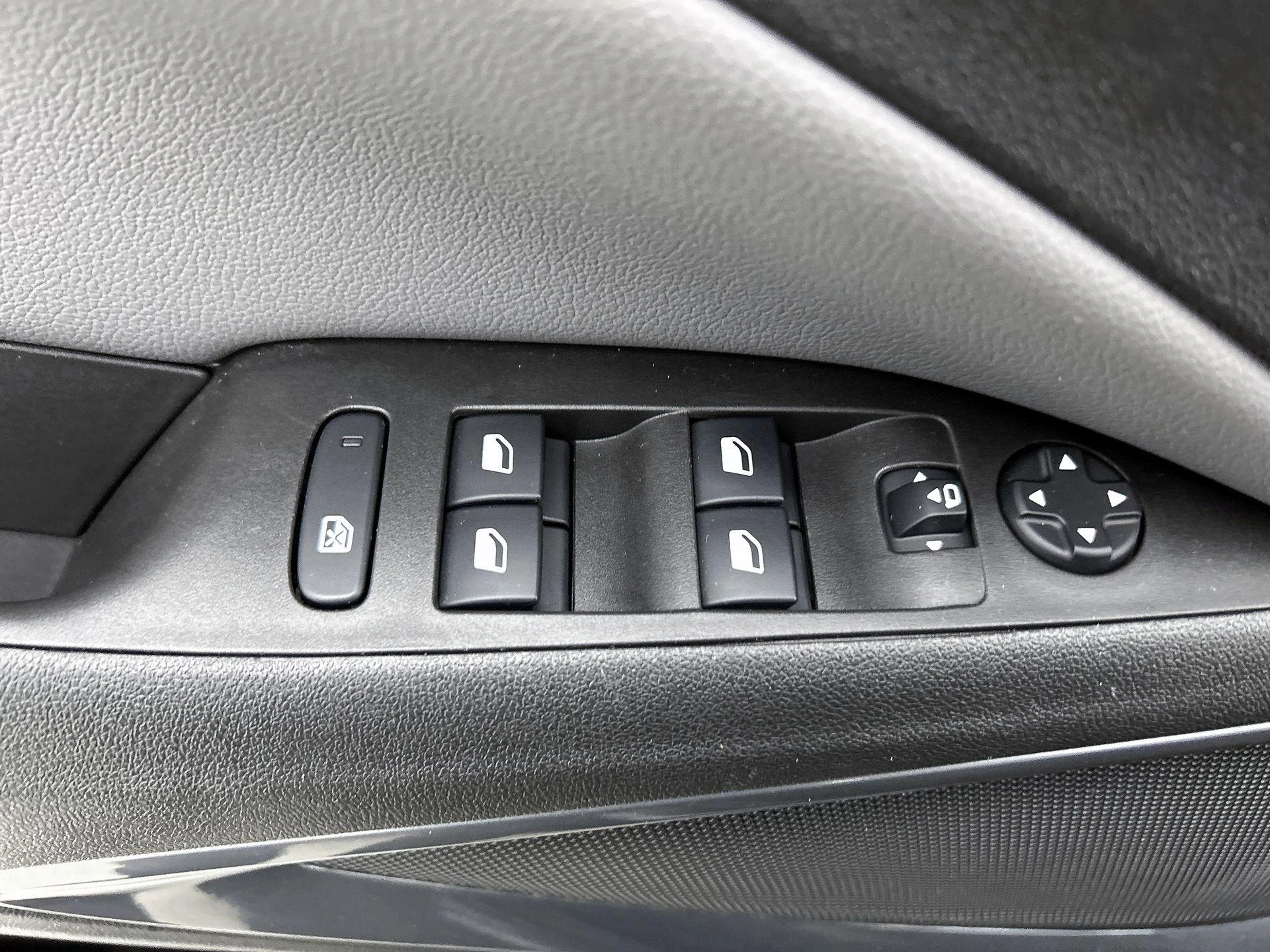 Opel-Crossland X-image-34
