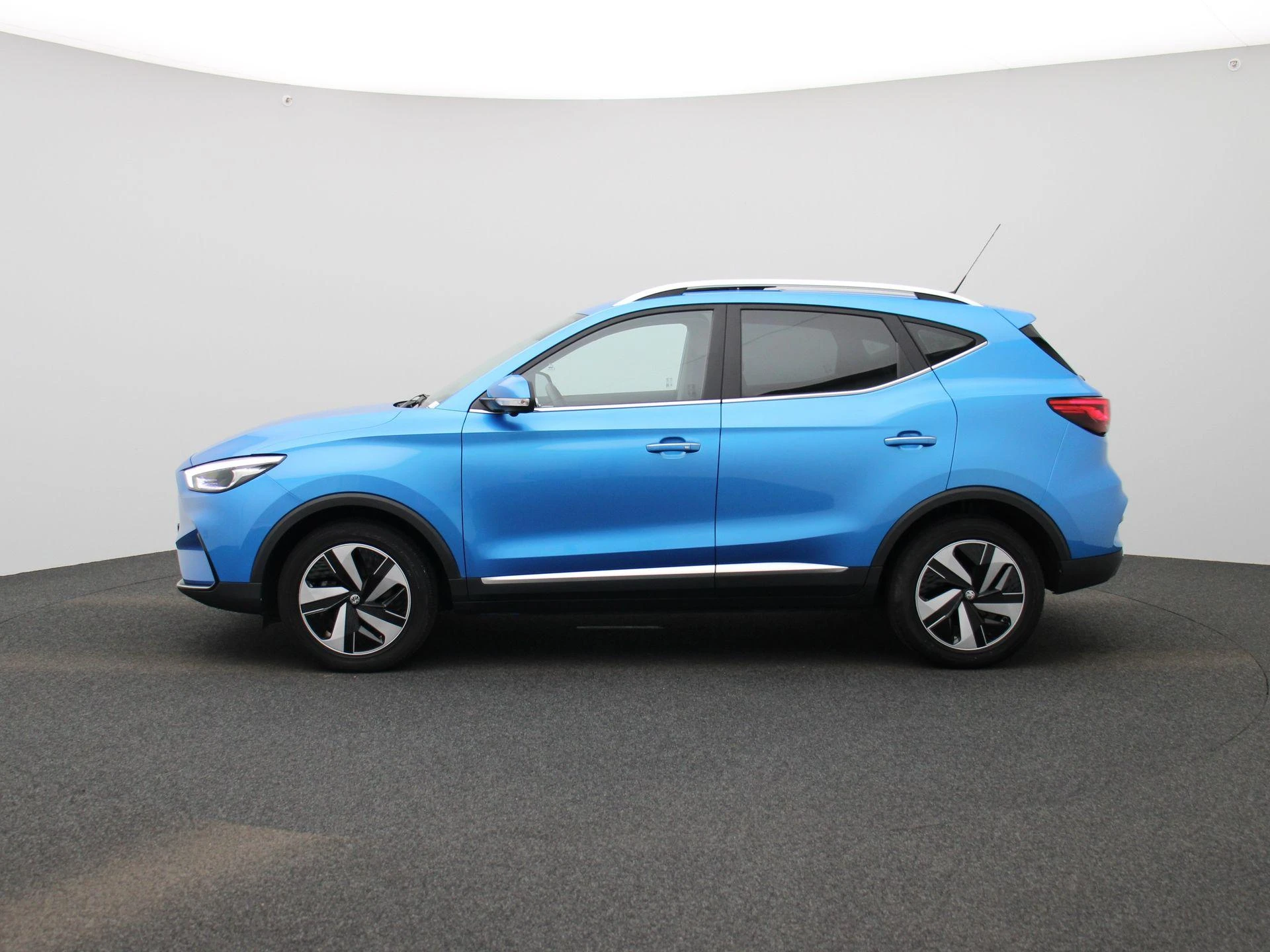 MG-ZS EV-image-3
