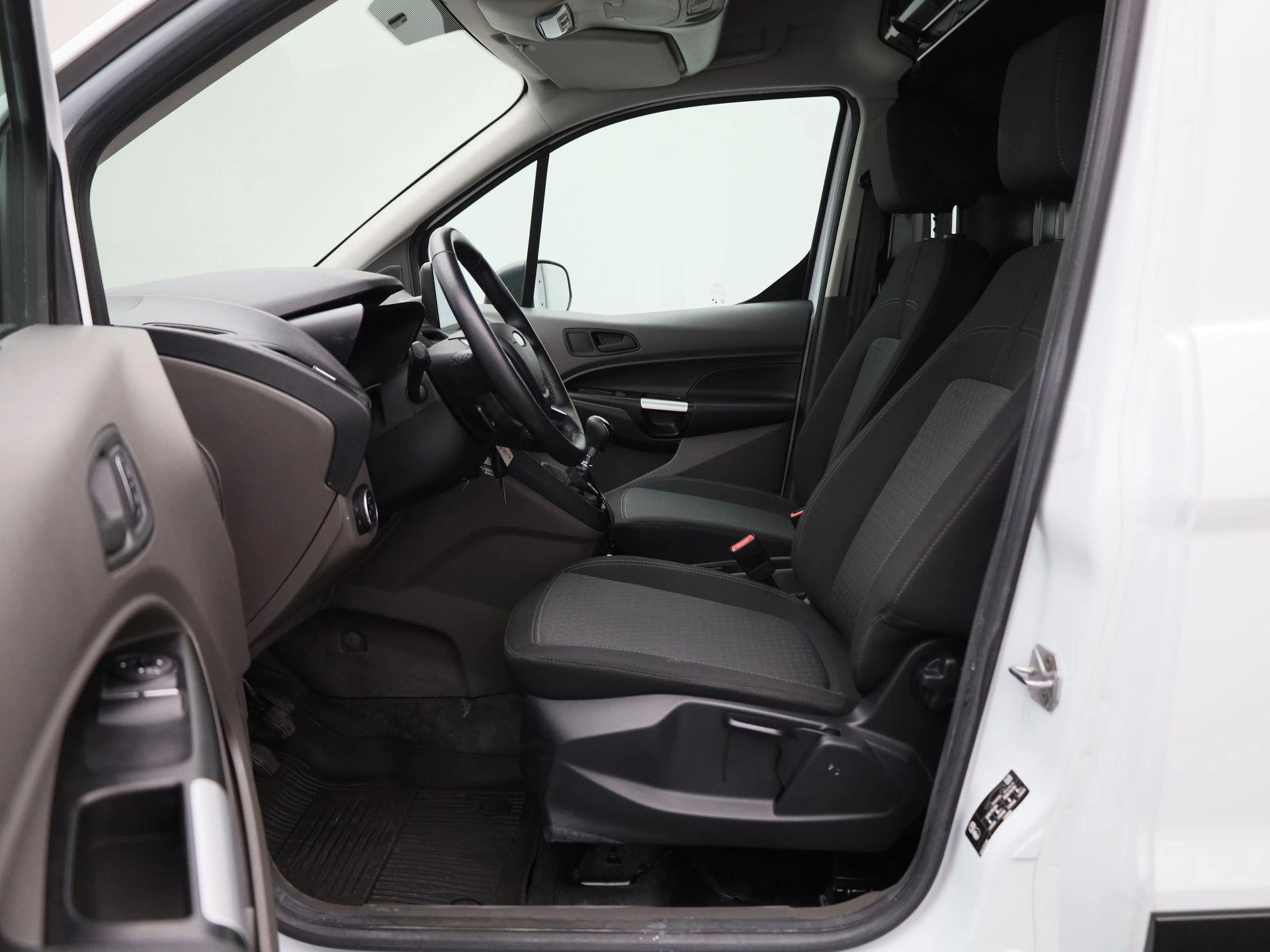 Ford-Transit Connect-image-10