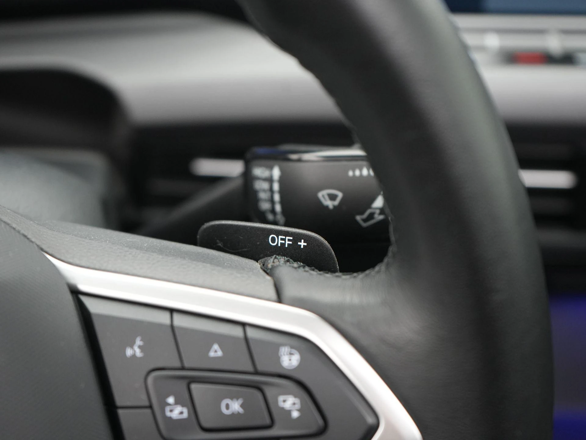 Volkswagen-Golf-image-28