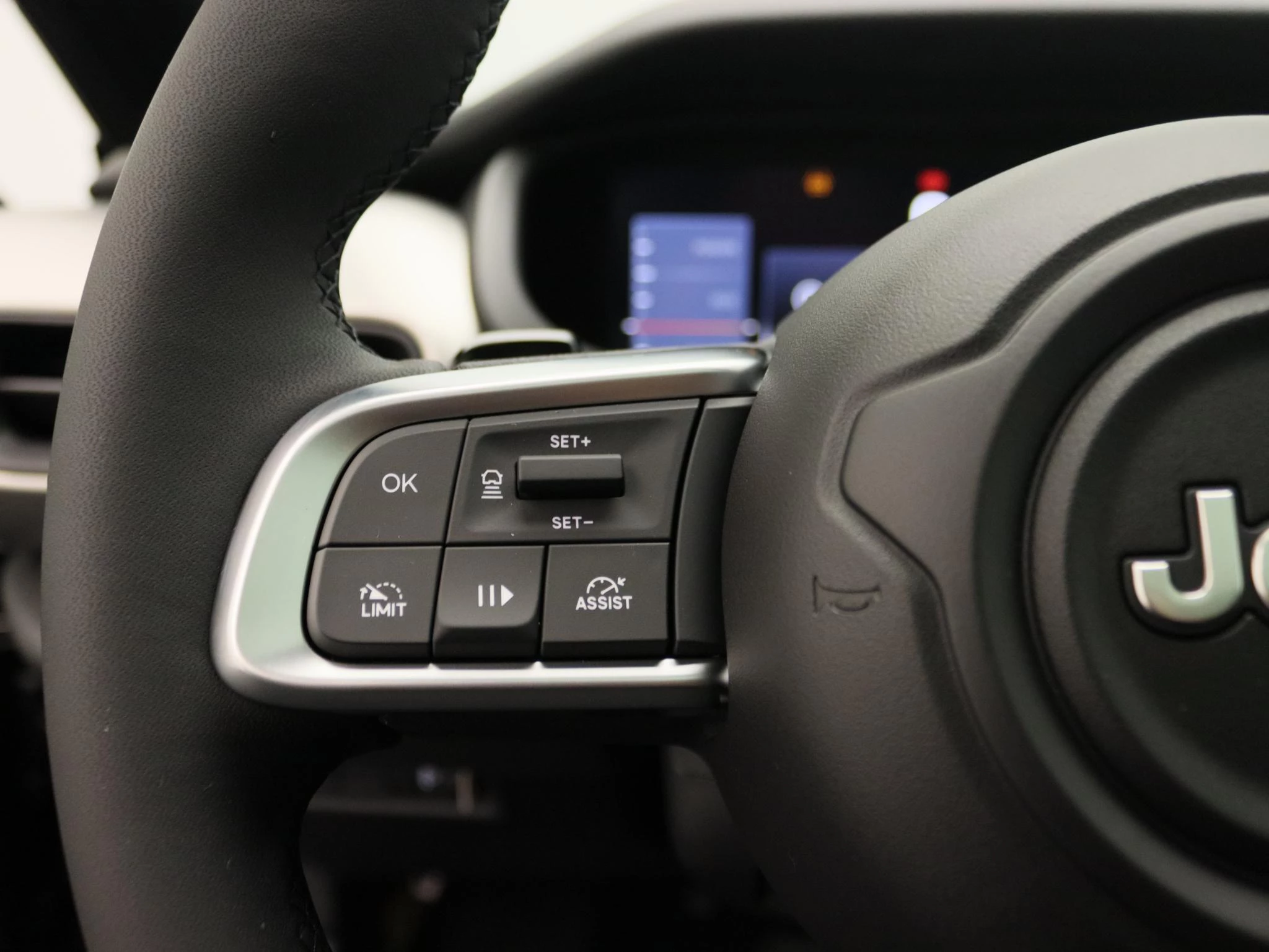 Jeep Avenger 1.2 e-Hybrid Summit