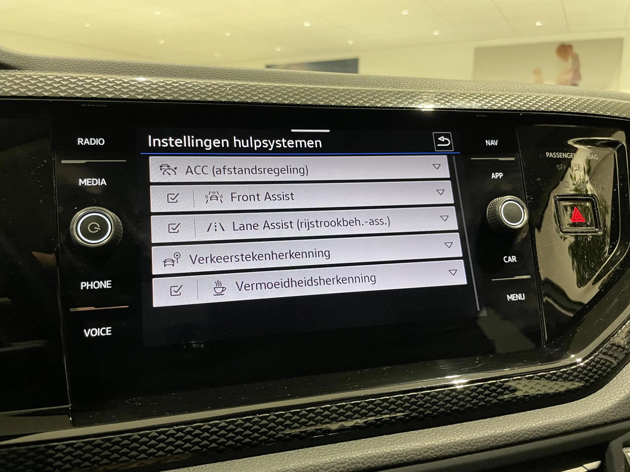 Volkswagen-Polo-image-20