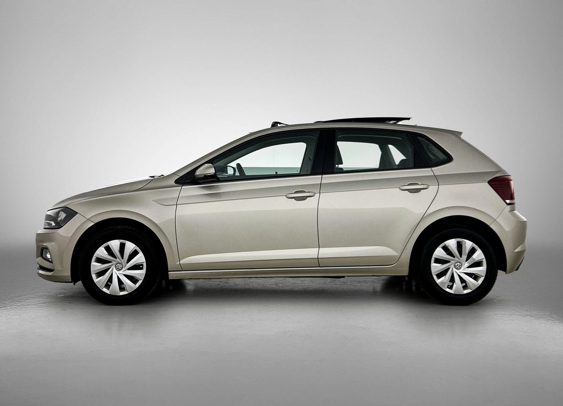 Volkswagen-Polo-image-1