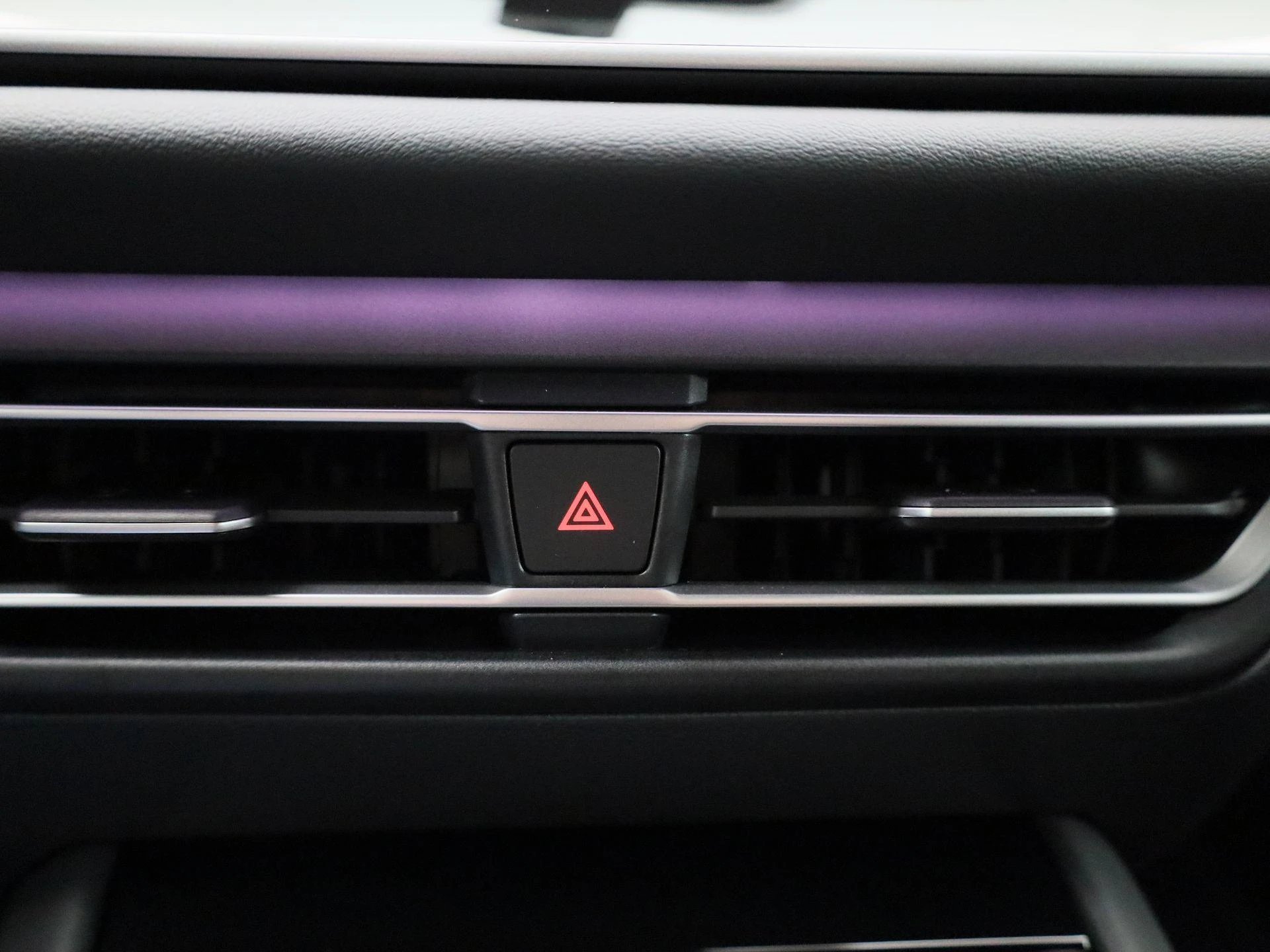 Volkswagen-Tiguan-image-26