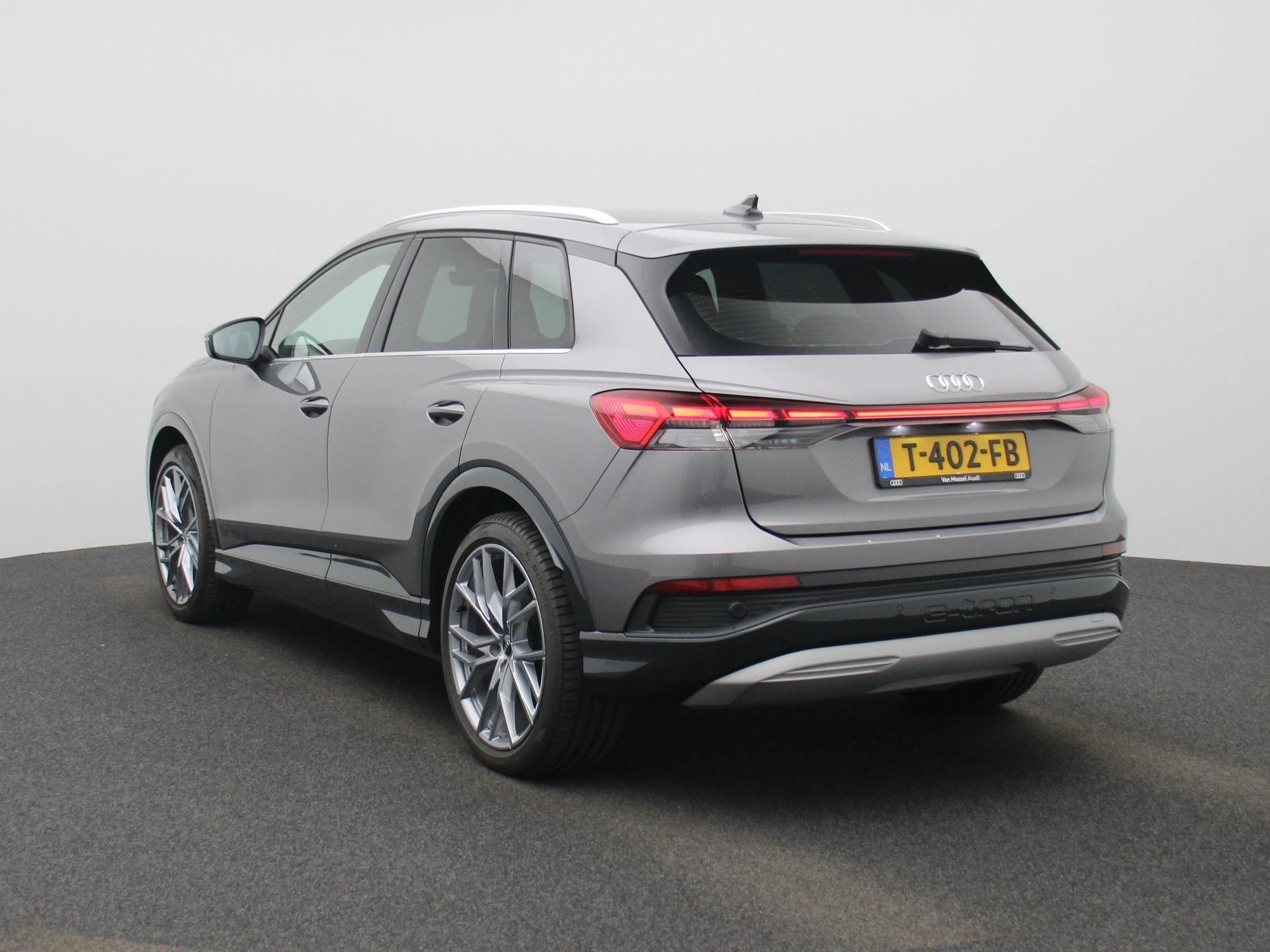 Audi-Q4 e-tron-image-2