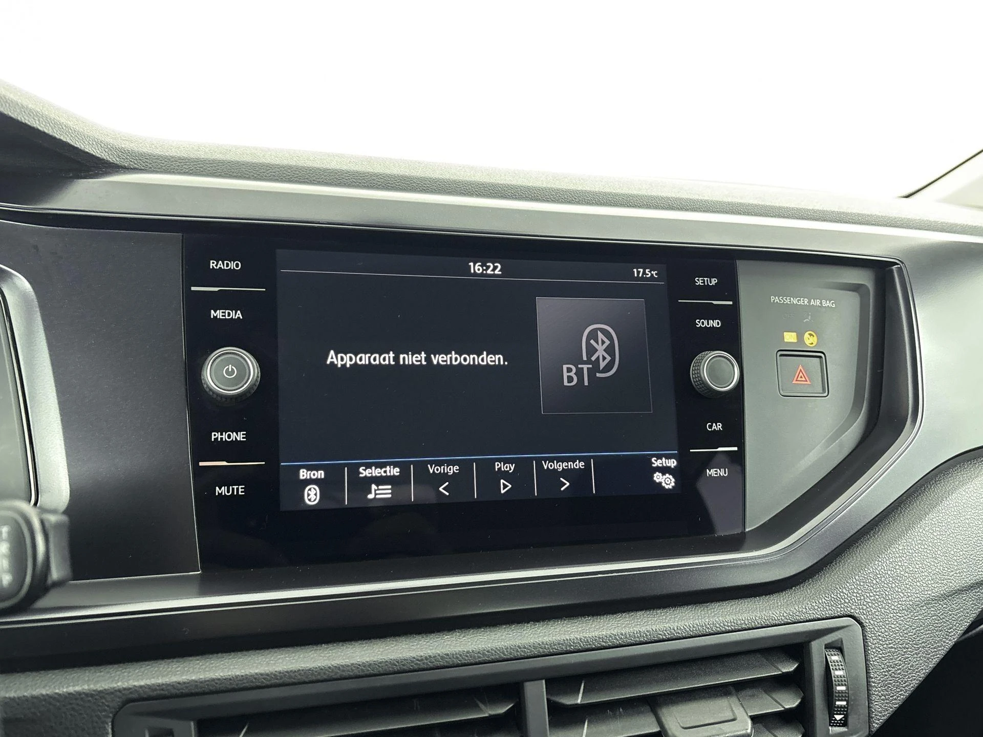 Volkswagen-Polo-image-8