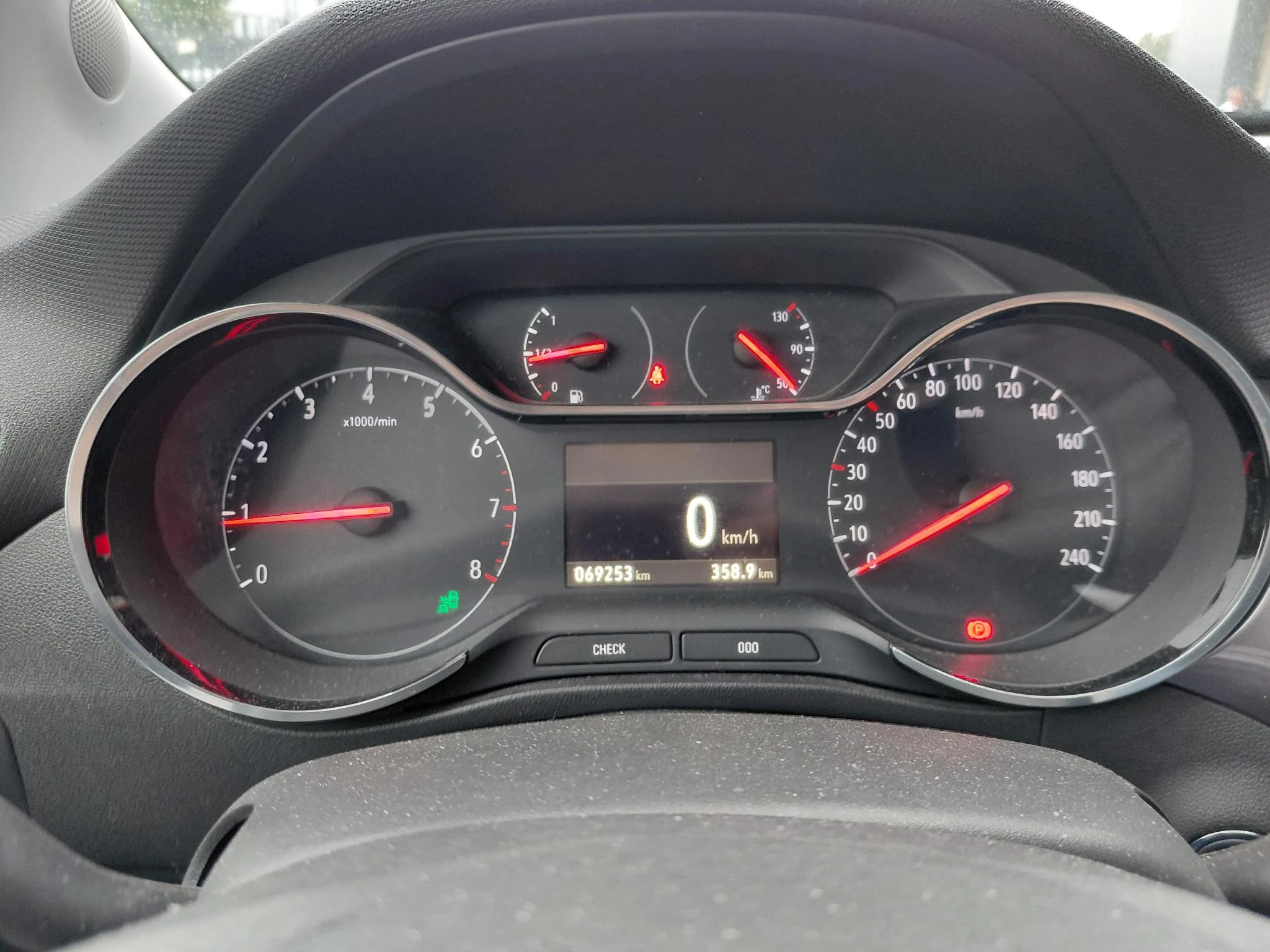 Opel-Crossland X-image-16