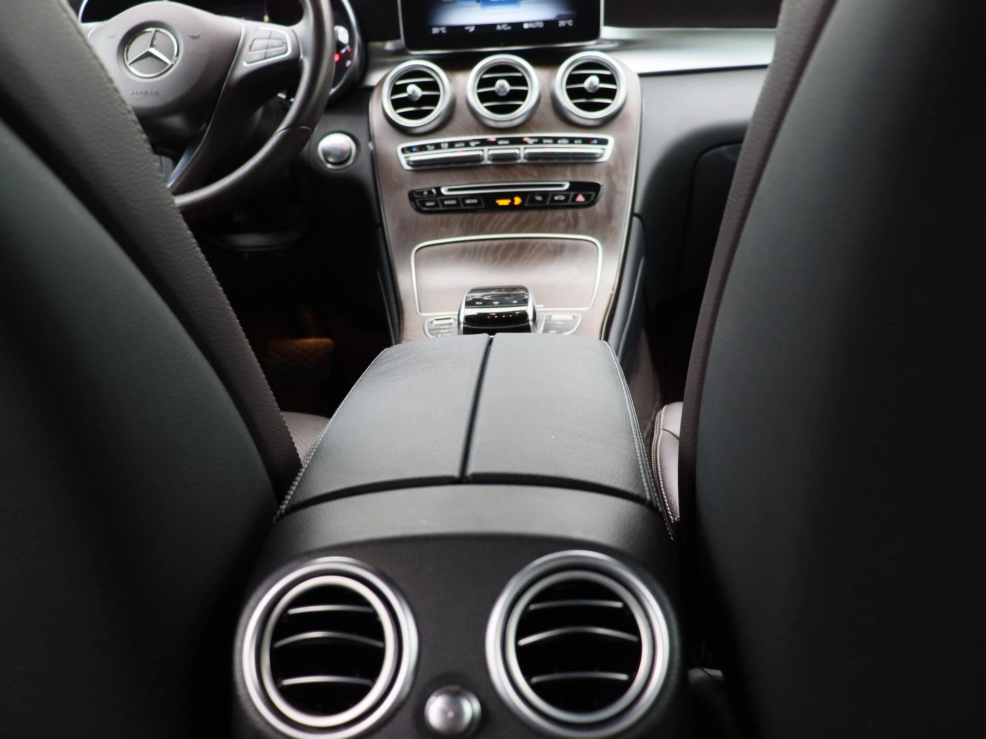 Mercedes-Benz GLC 250 4MATIC + LED + LEDER + CAMERA + TREKHAAK +