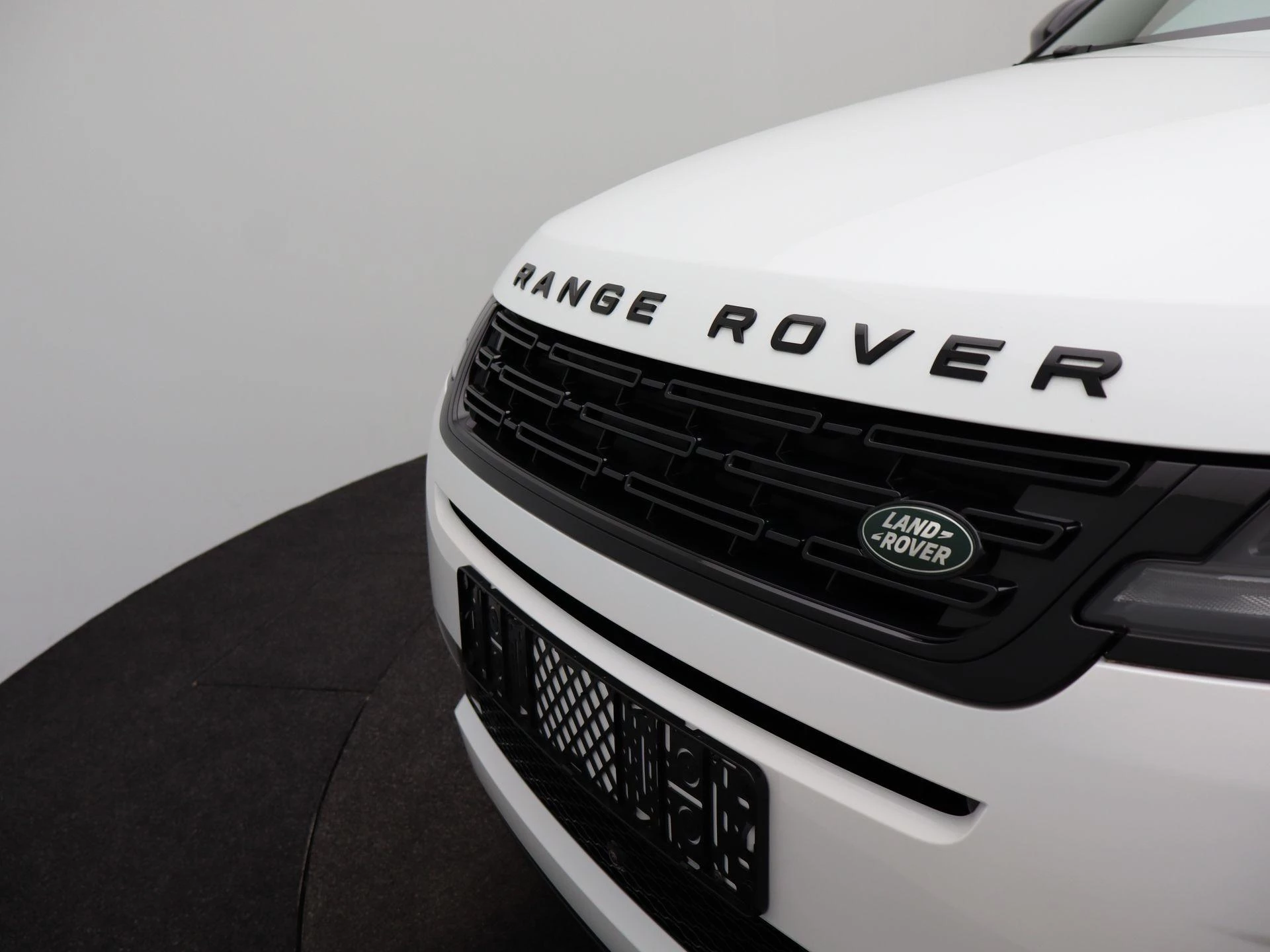 Land Rover-Range Rover Evoque-image-38