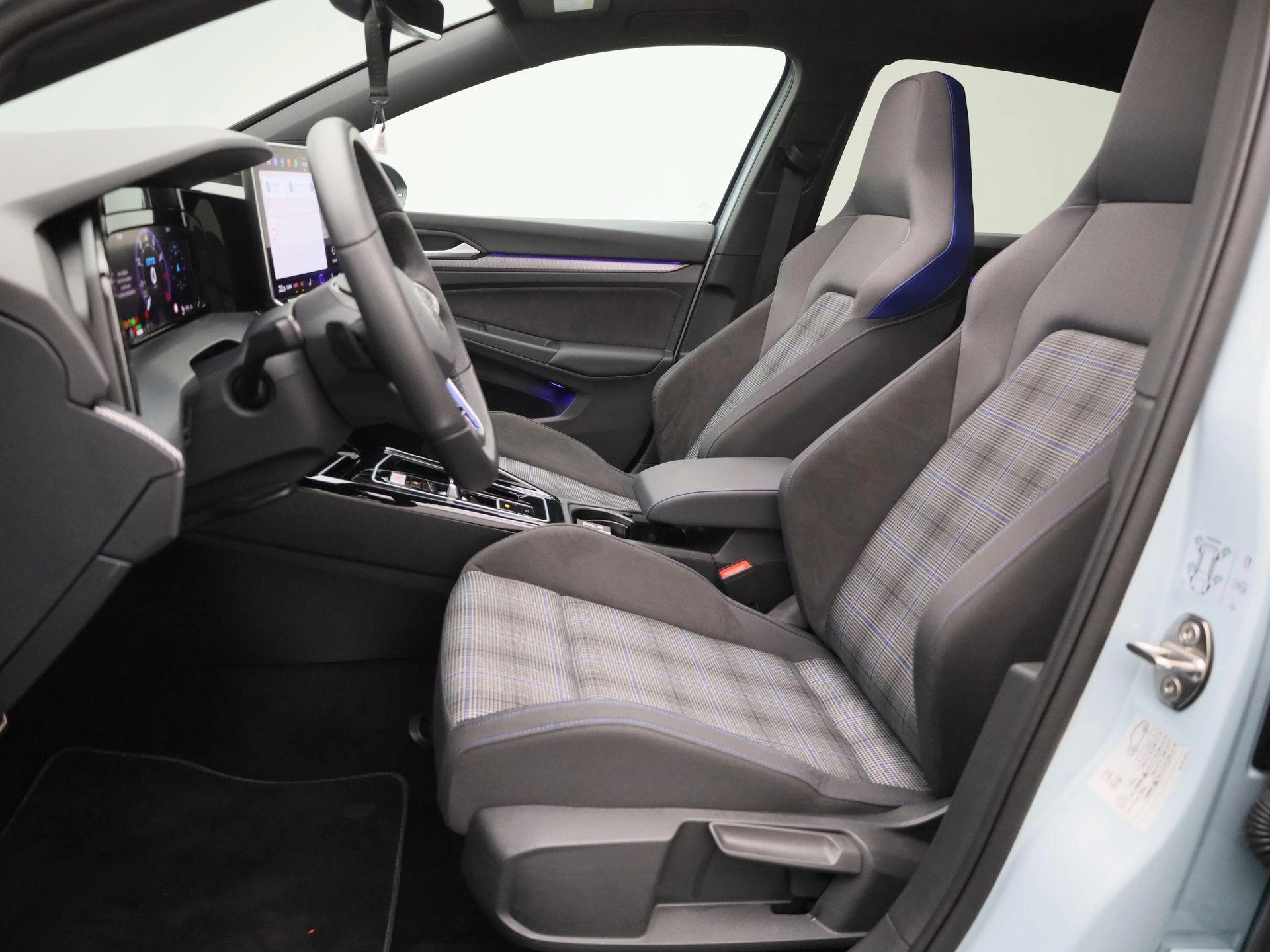 Volkswagen-Golf-image-7