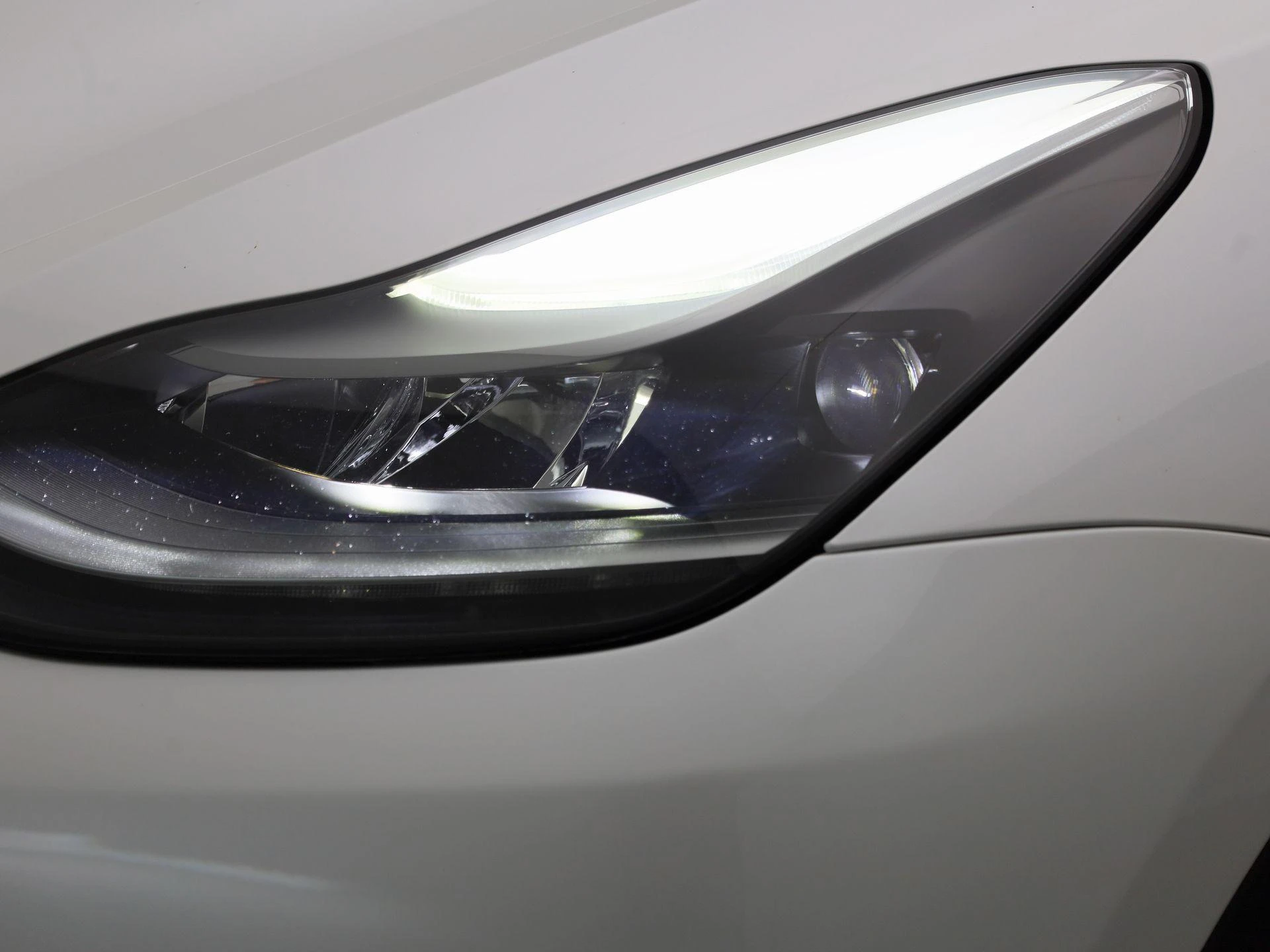 Tesla-Model Y-image-16