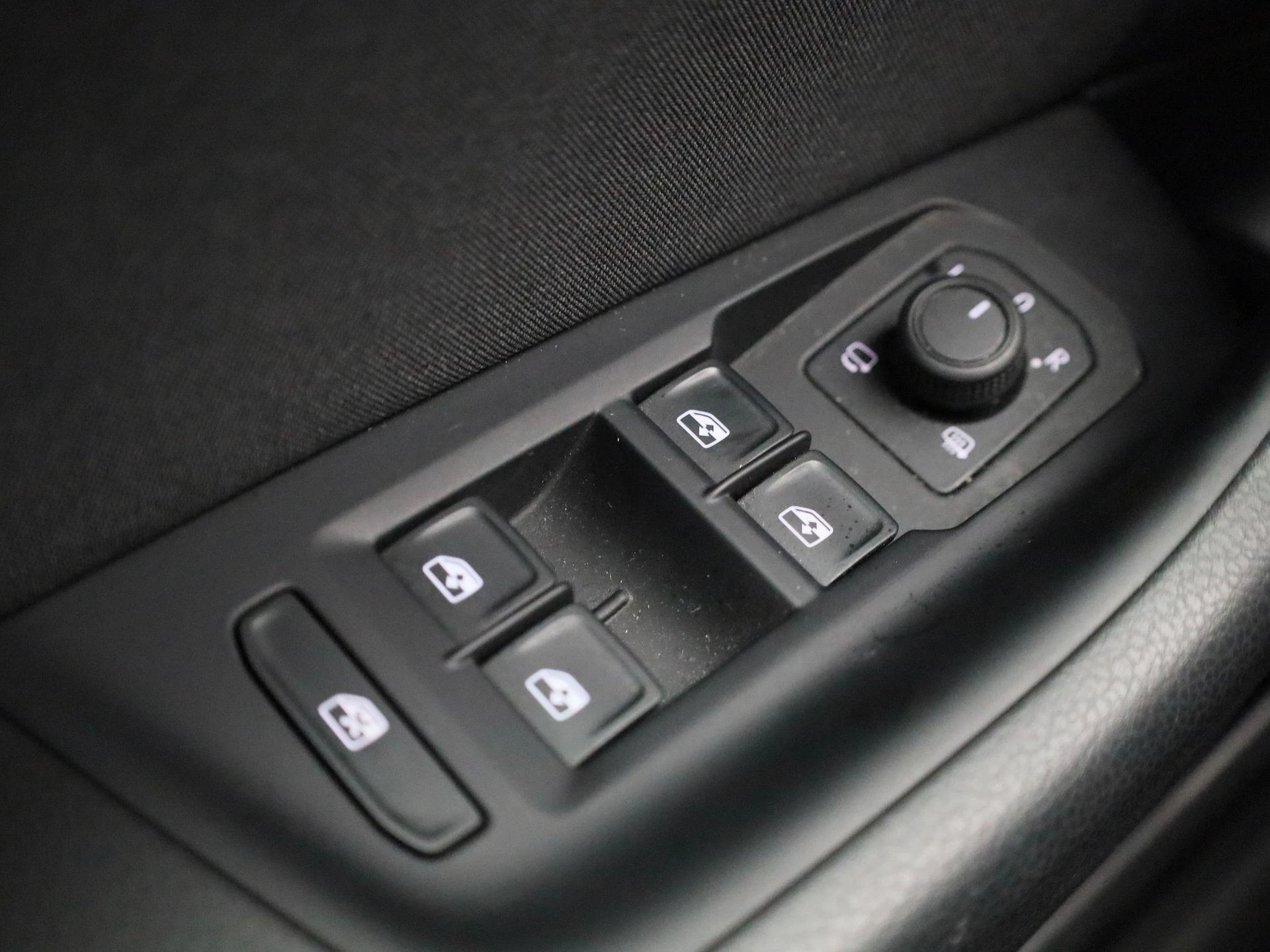 Volkswagen-Passat-image-29