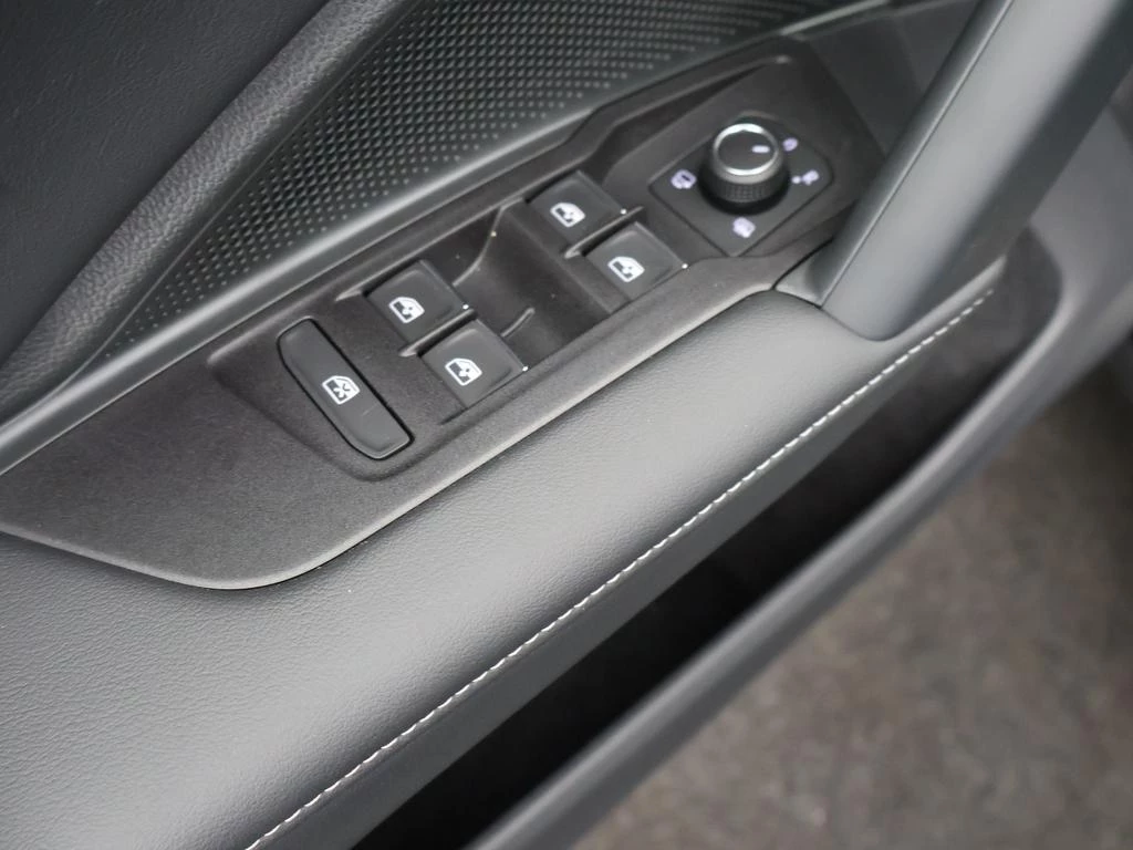 Volkswagen-Tiguan-image-20