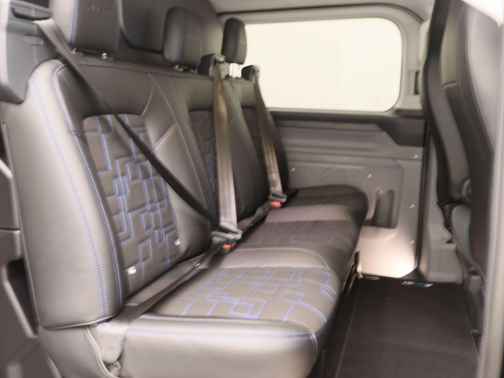 Ford-E-Transit-image-23