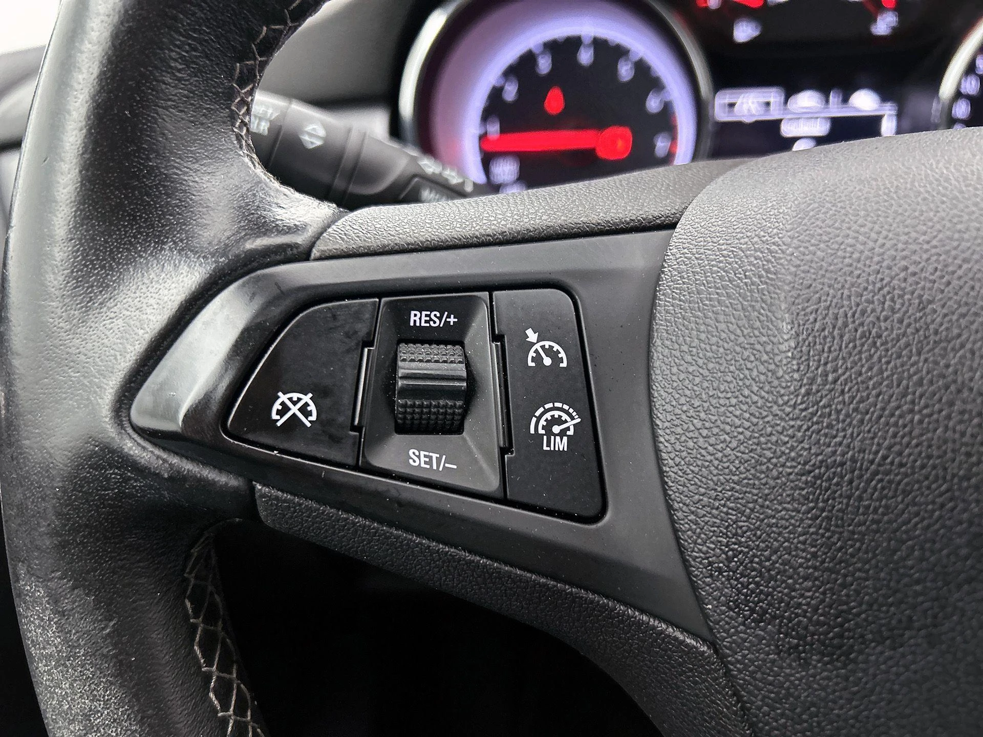 Opel-Astra-image-5