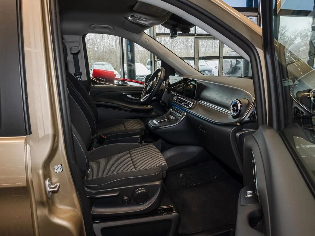 Mercedes-Benz-V-Klasse 220-image-10