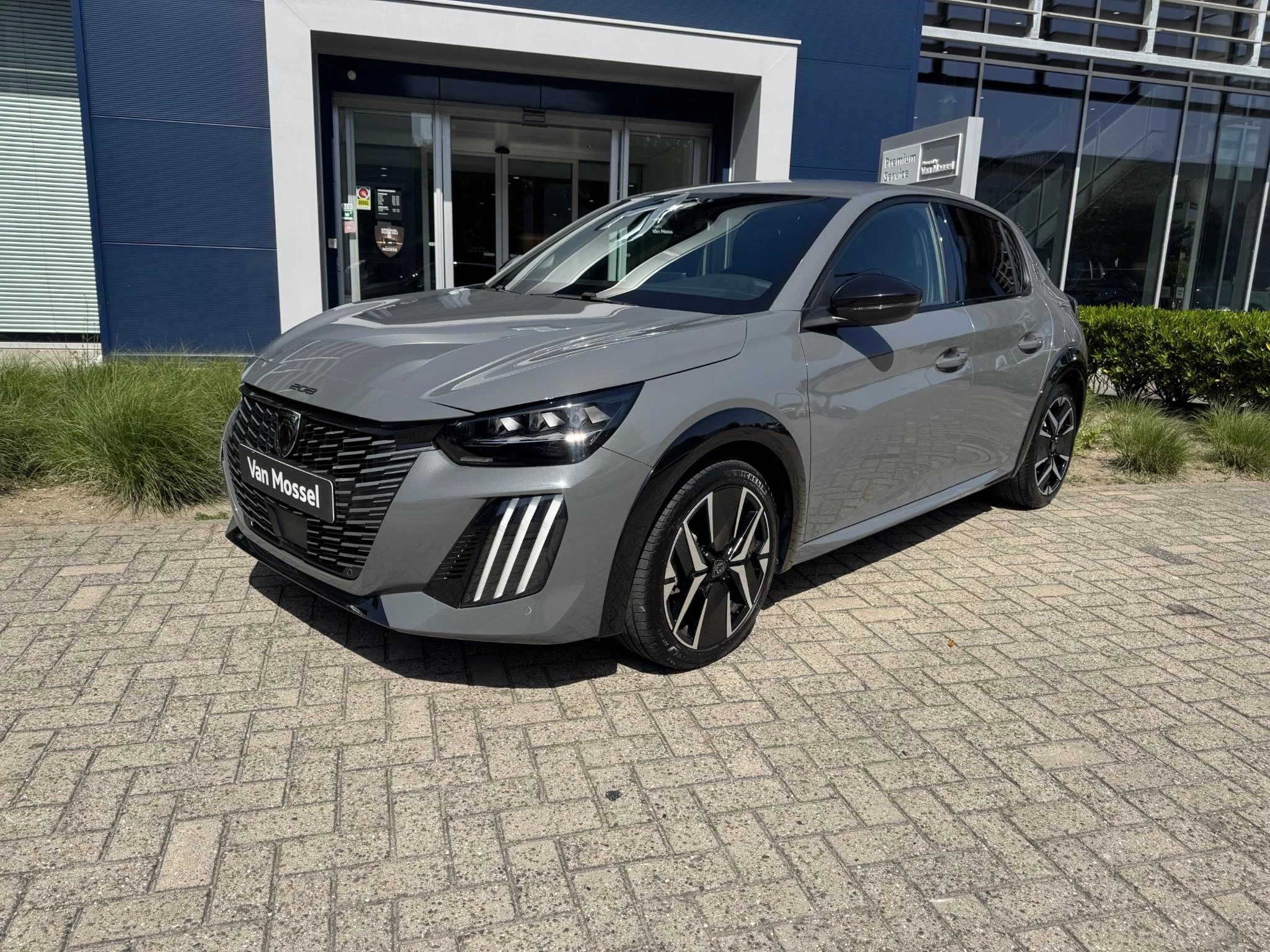 Peugeot-208-image-1