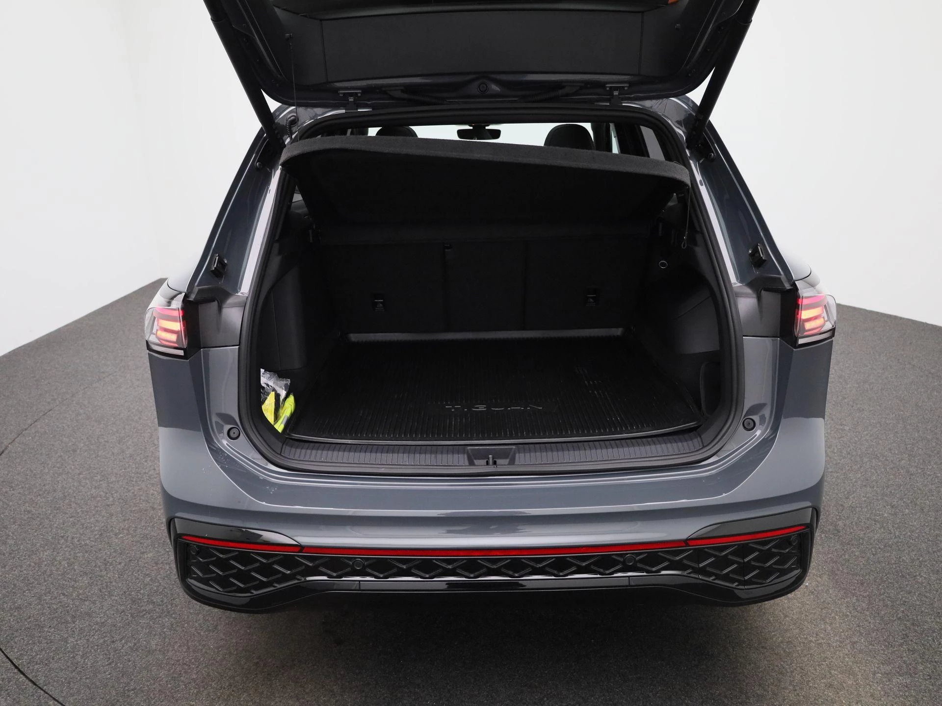 Volkswagen-Tiguan-image-10