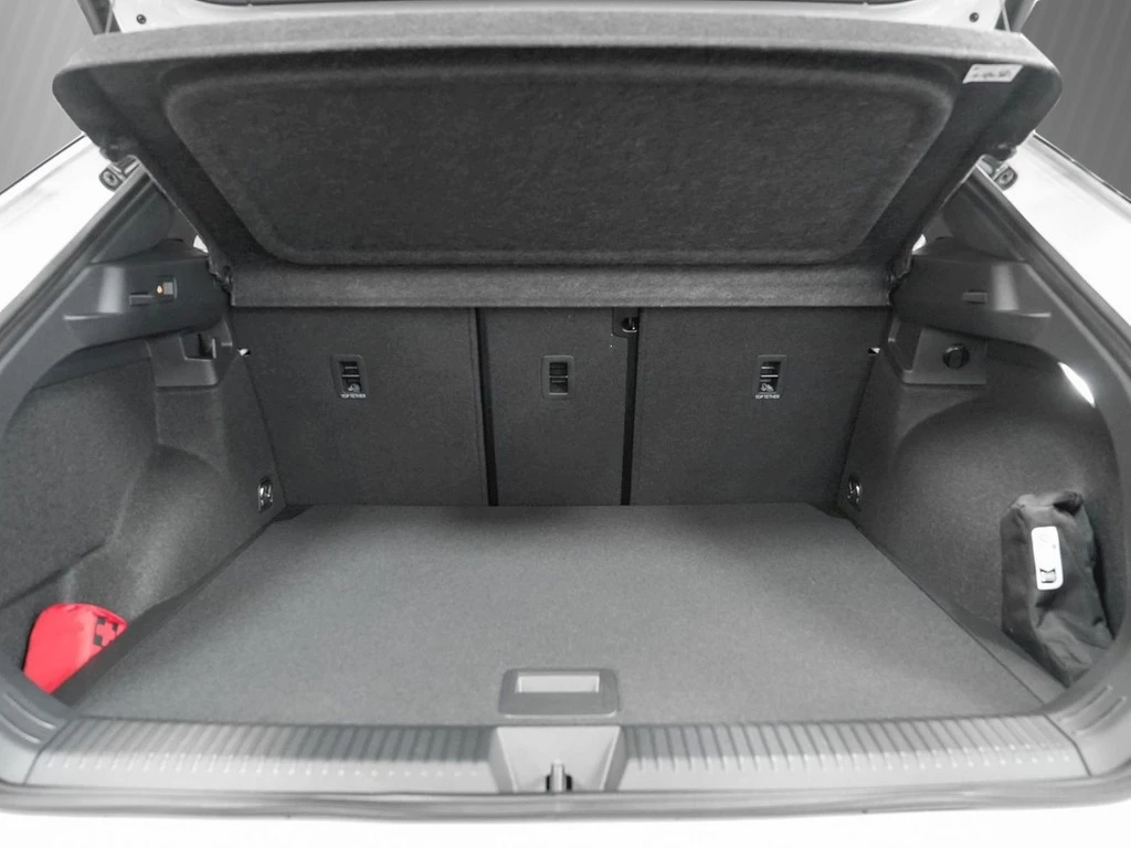 Volkswagen T-Roc R-Line AHV IQLight BlackStyle Parkpaket