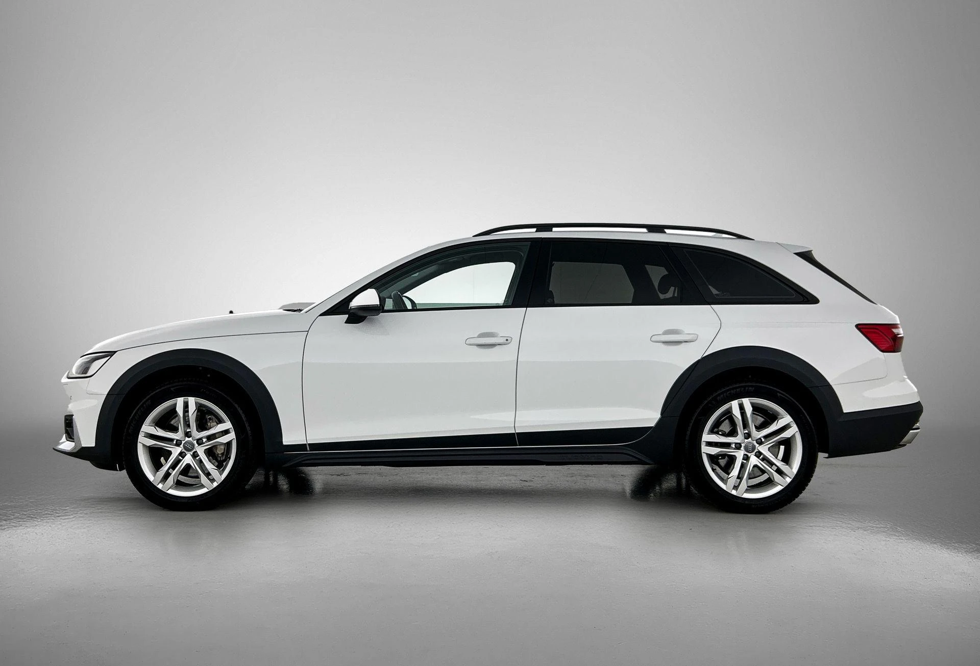 Audi-A4-image-1