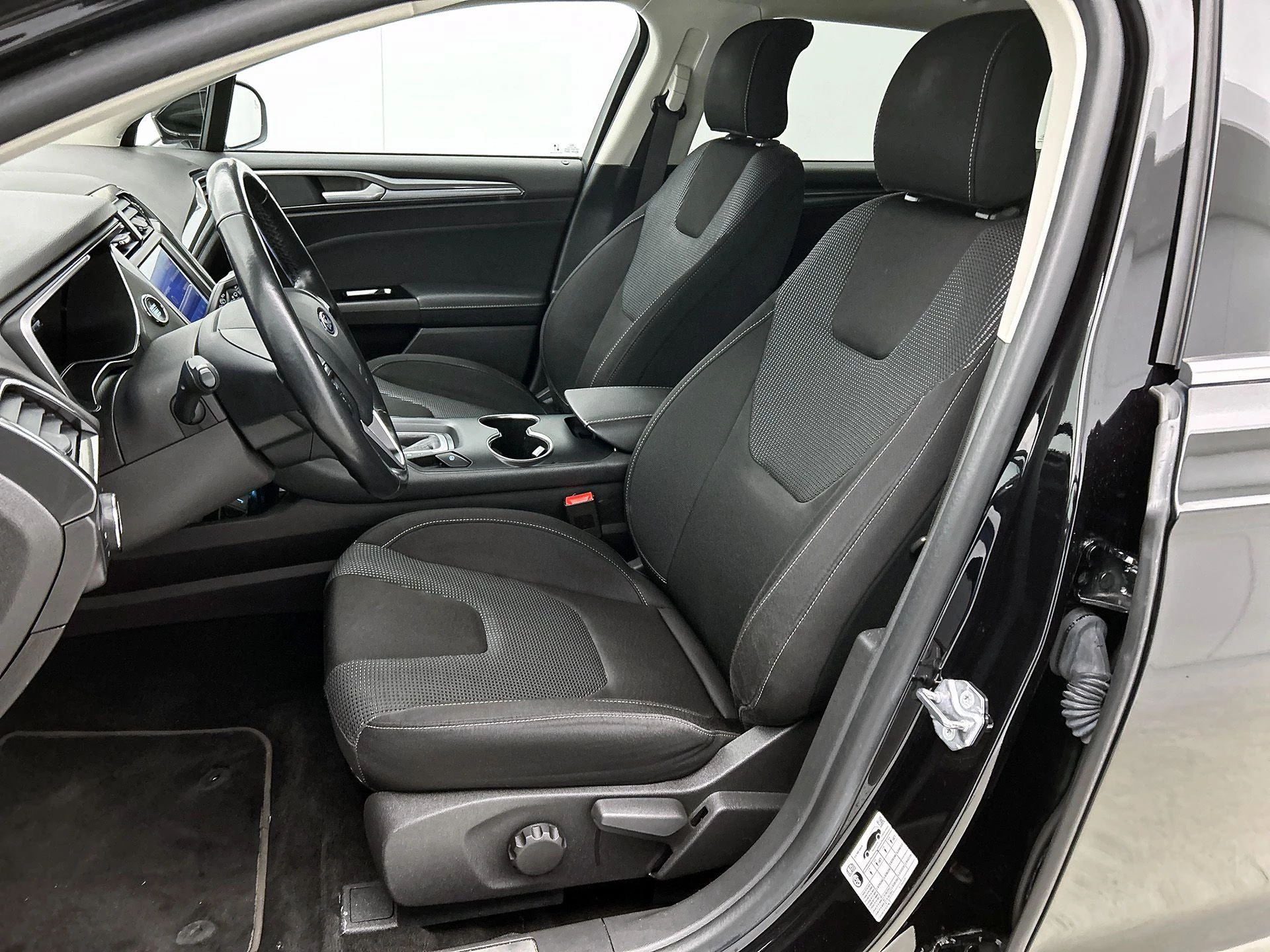 Ford Mondeo Wagon 2.0 IVCT HEV Titanium